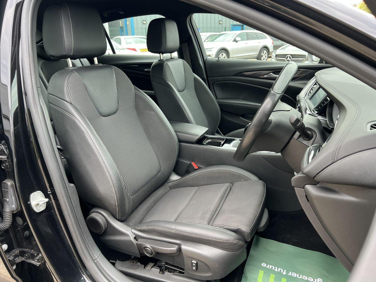 Vauxhall Insignia view 16