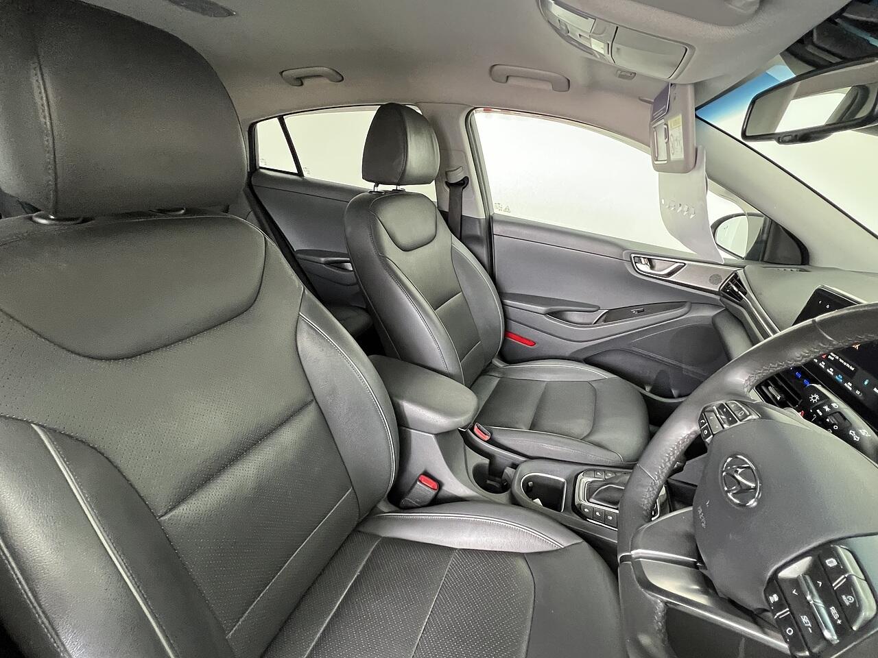 Hyundai Ioniq view 15