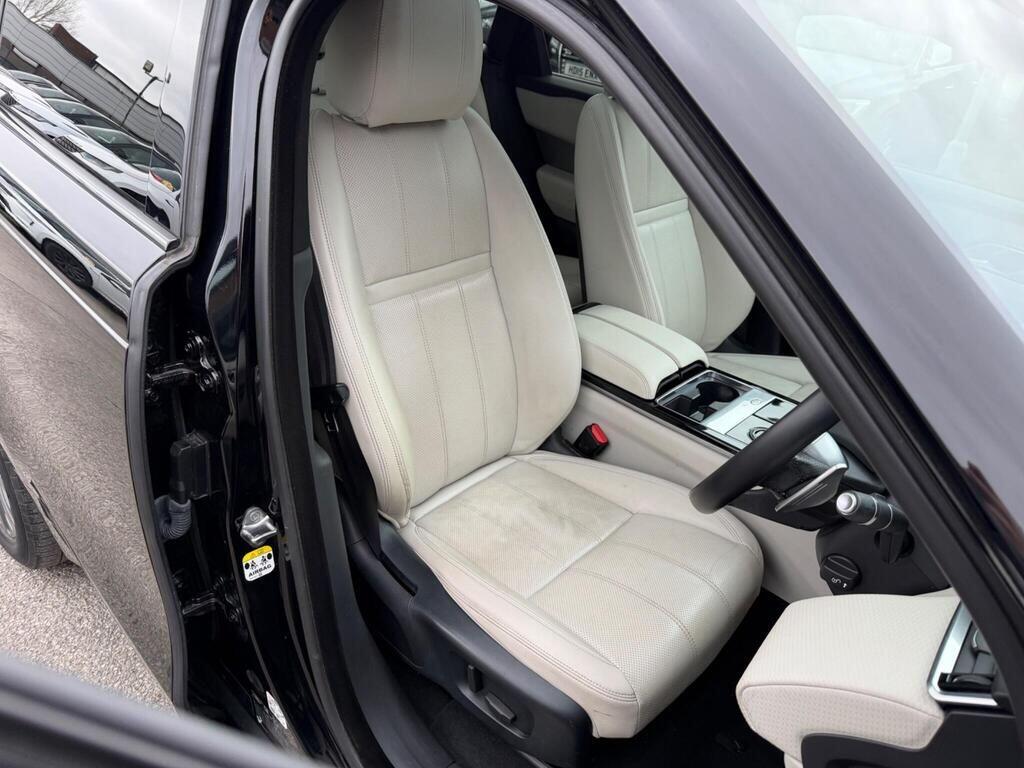 Land Rover Range Rover Velar view 18