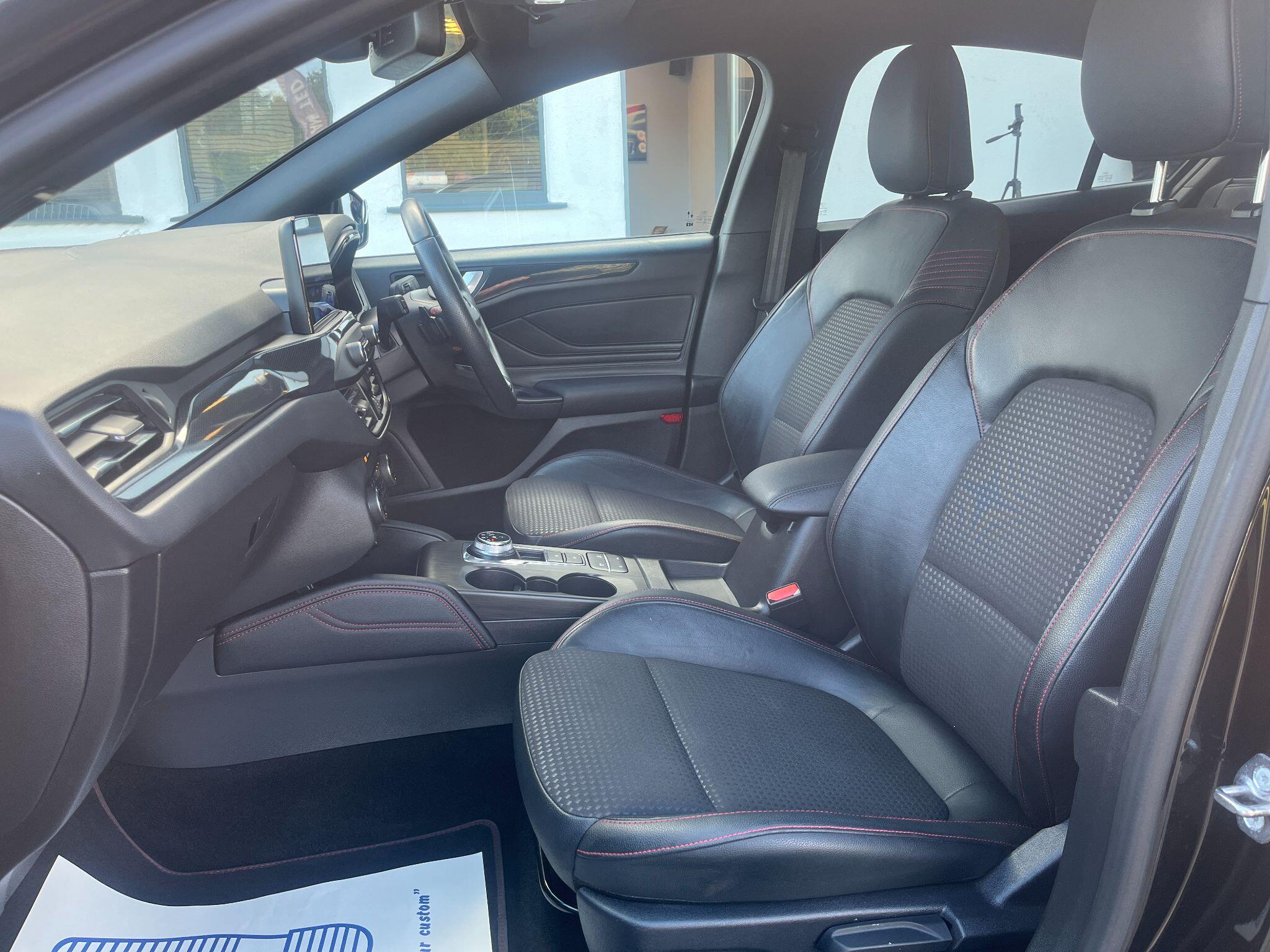 Ford Focus view 20