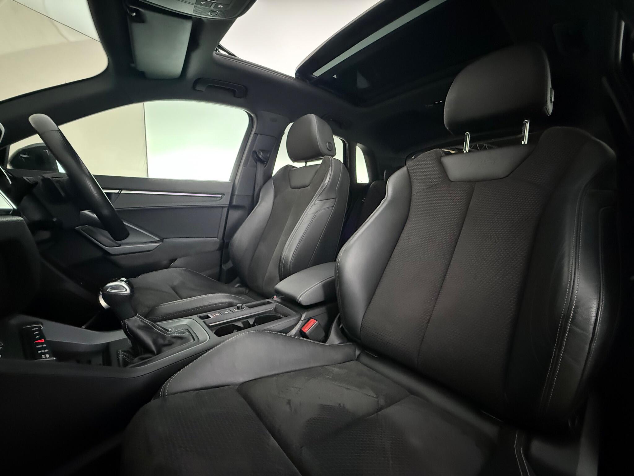 Audi Q3 view 31