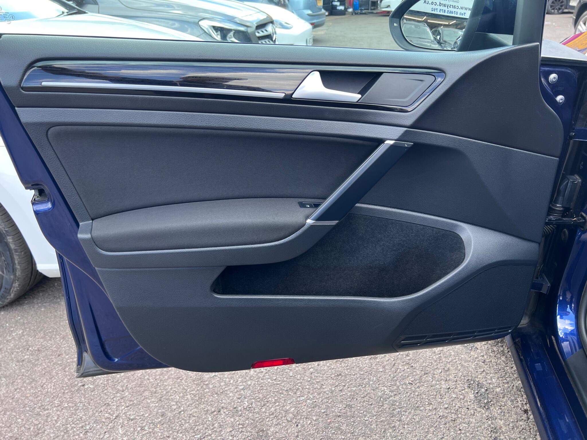 Volkswagen Golf view 35