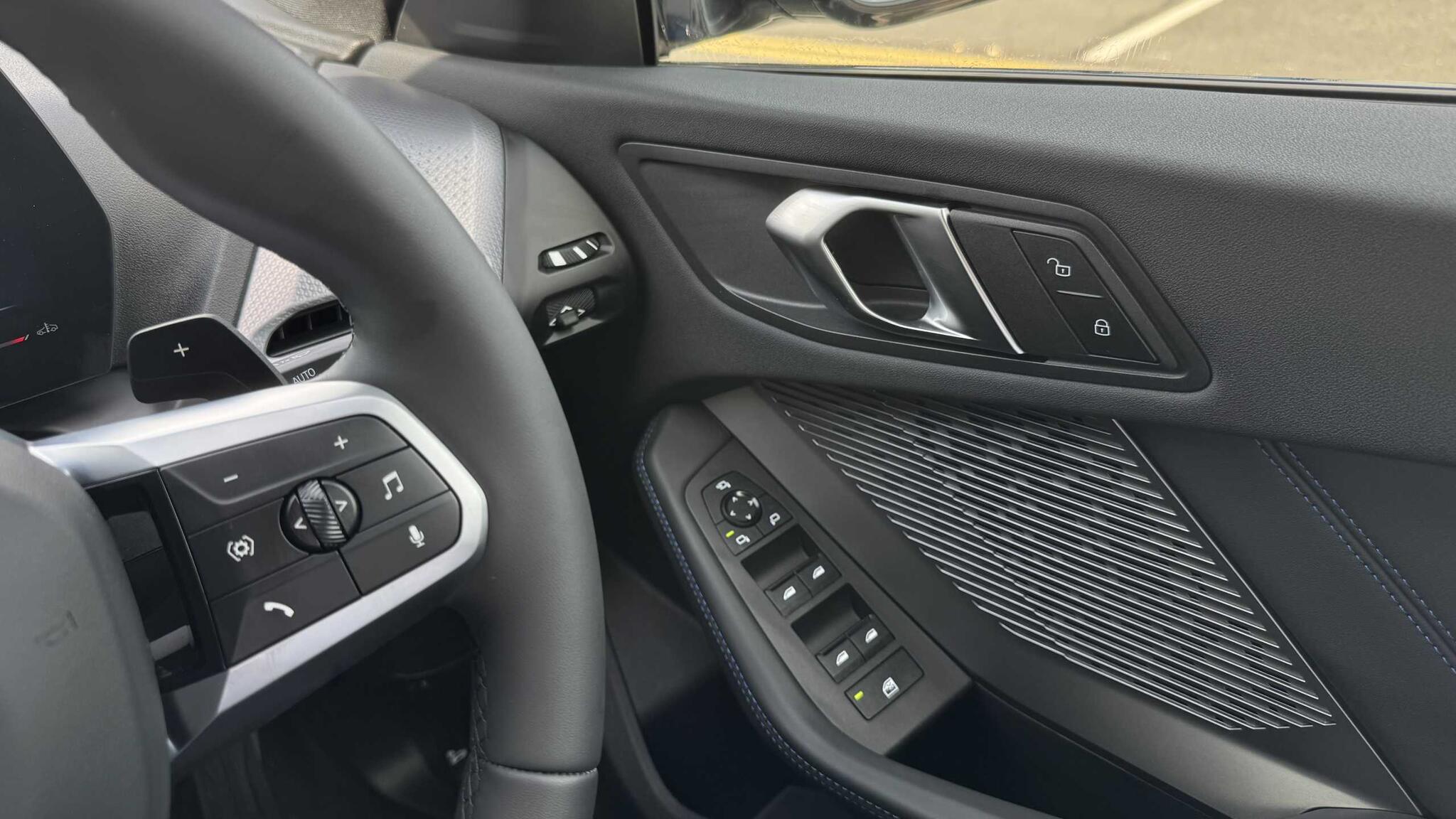 BMW 2 Series view 25