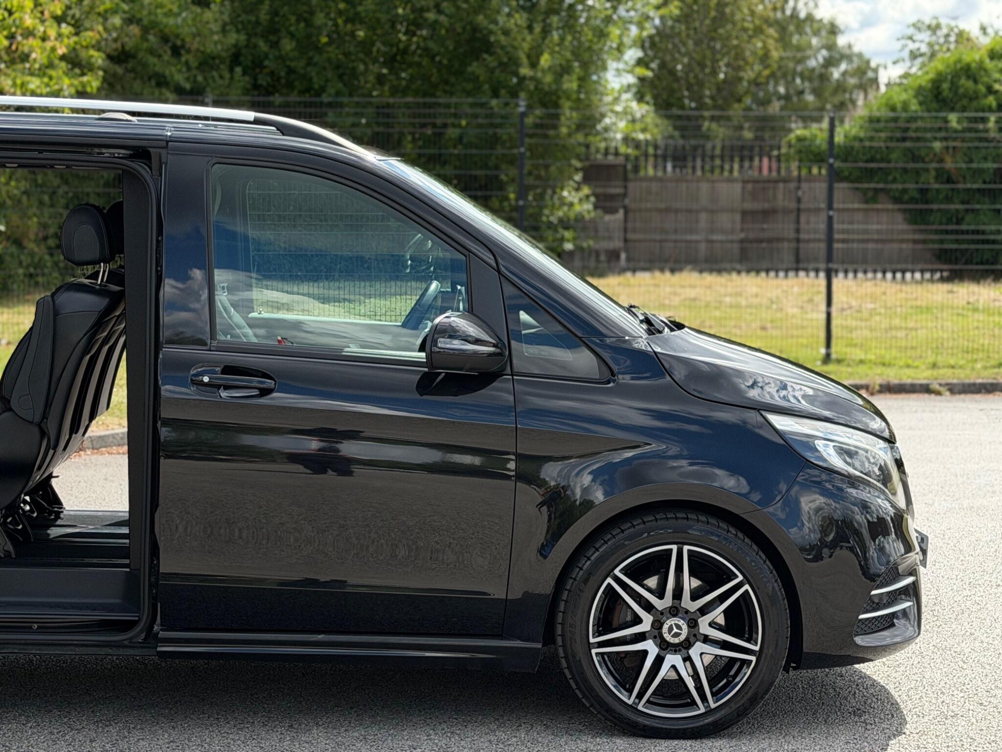 Mercedes-Benz V Class view 11