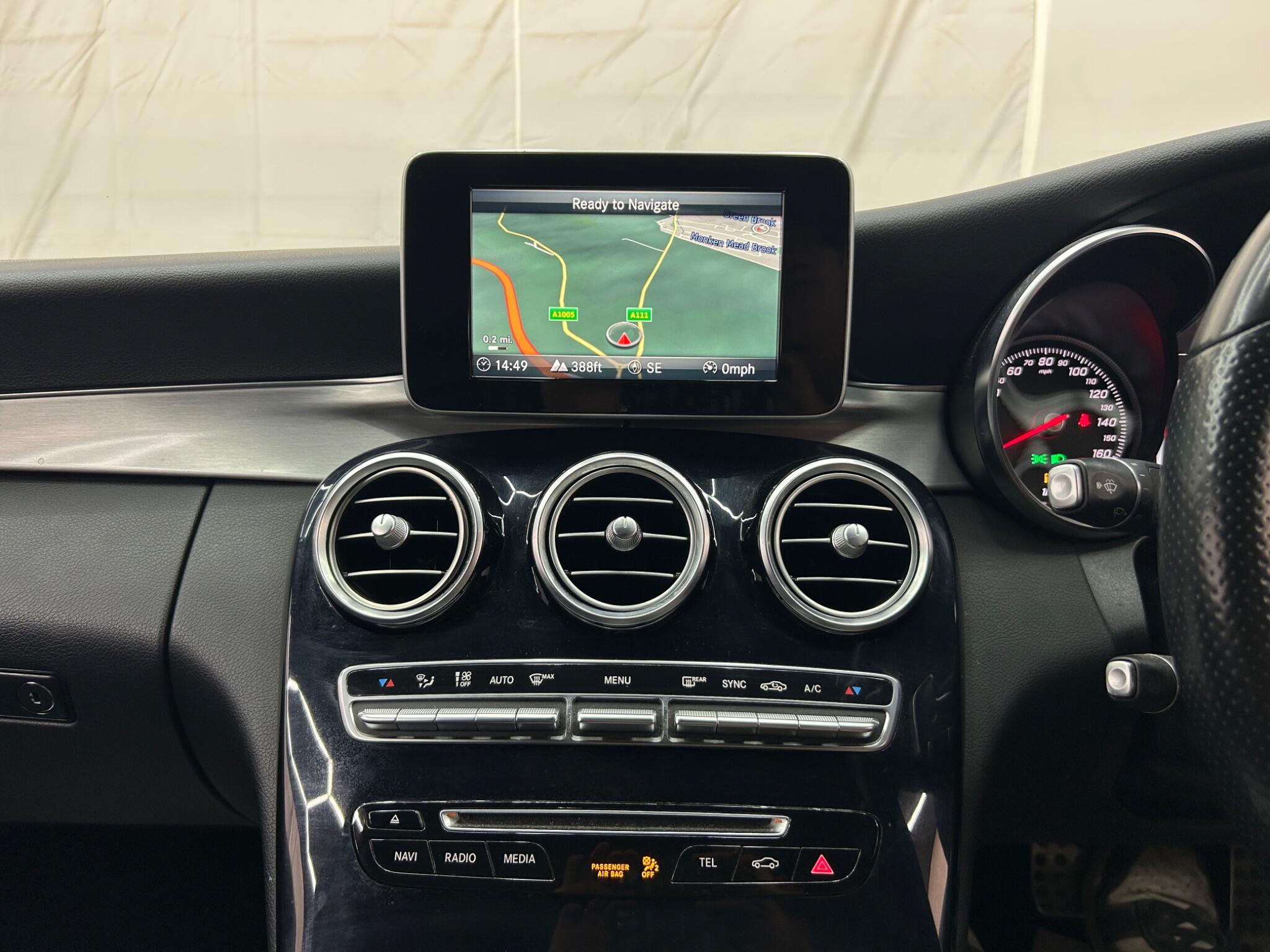 Mercedes-Benz C-Class view 38