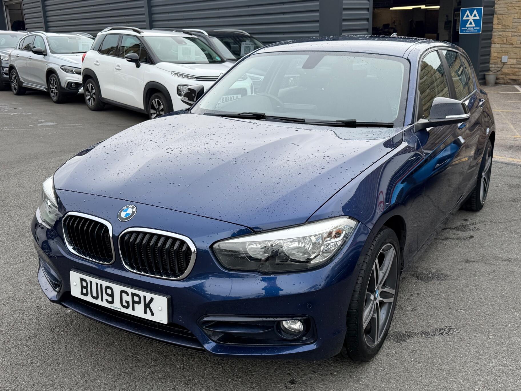 BMW 1 Series view 5