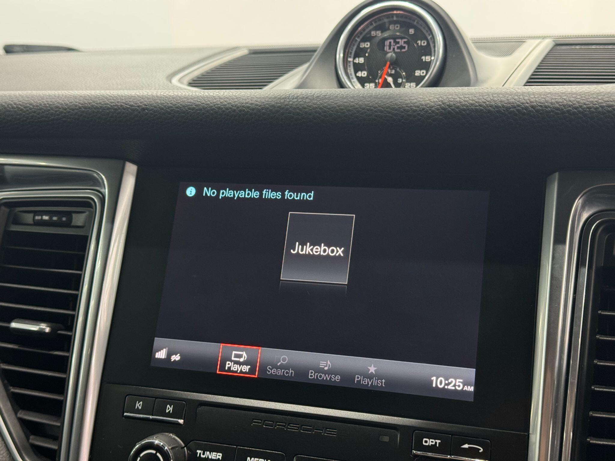 Porsche Macan view 33