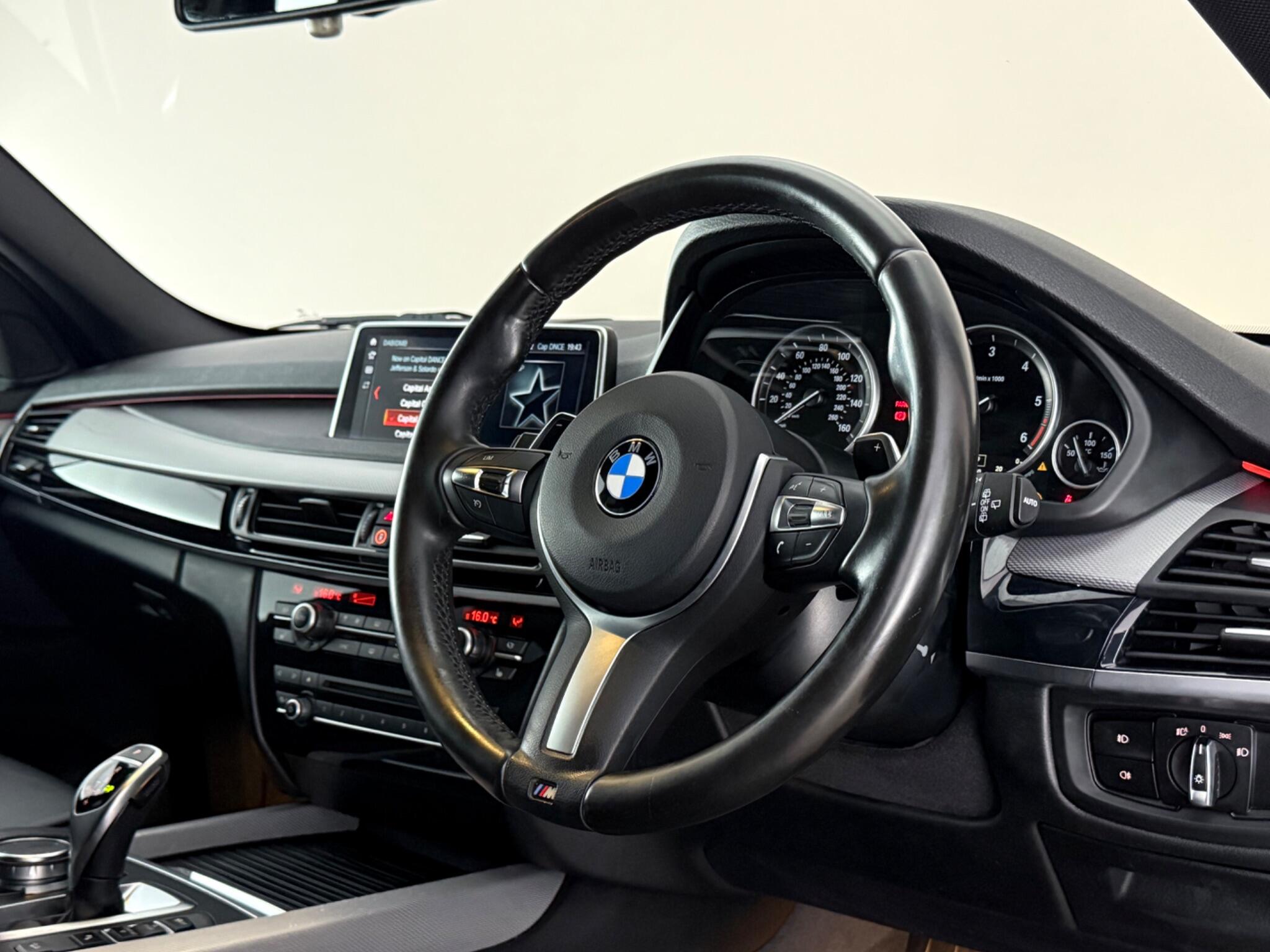 BMW X5 view 3