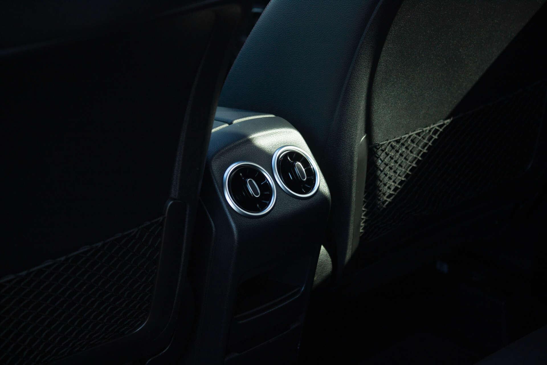 Mercedes-Benz GLB view 38