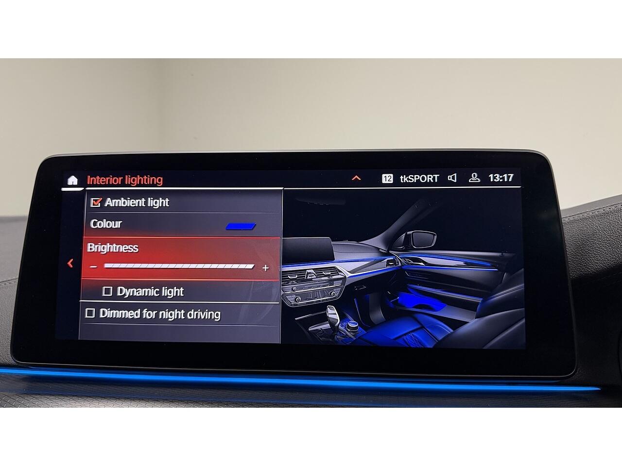 BMW 5 Series view 28