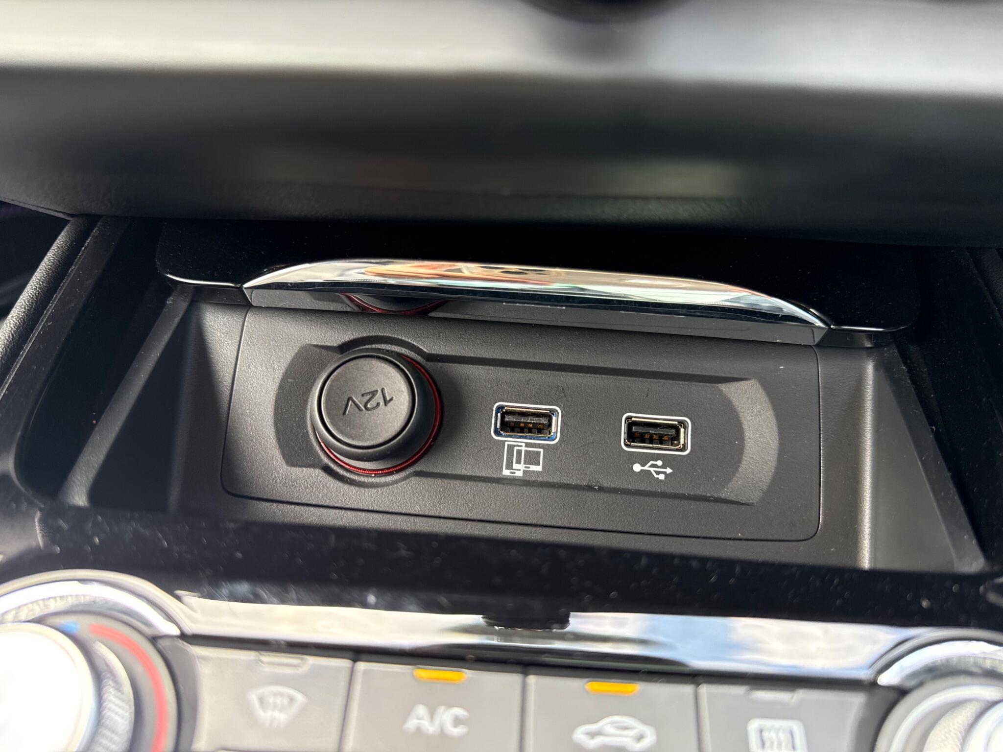 MG MG5 view 18