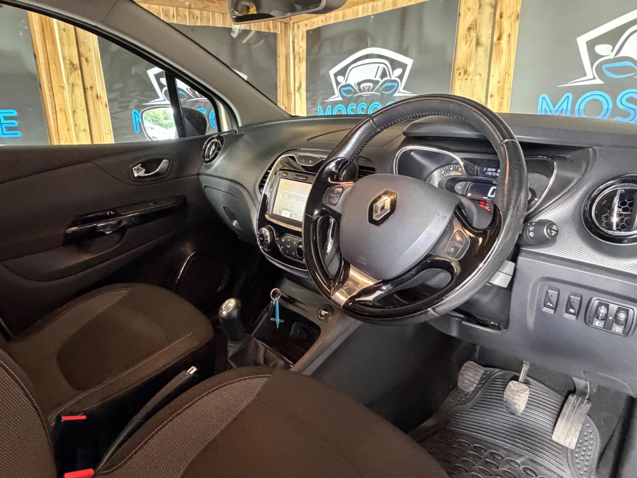 Renault Captur view 15
