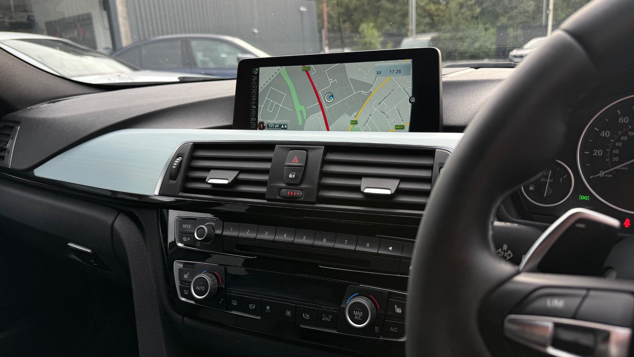 BMW 3 Series view 23