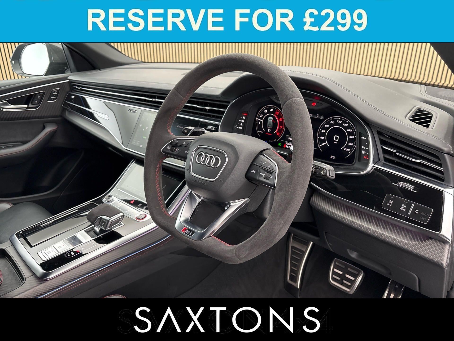 Audi RS Q8 view 5