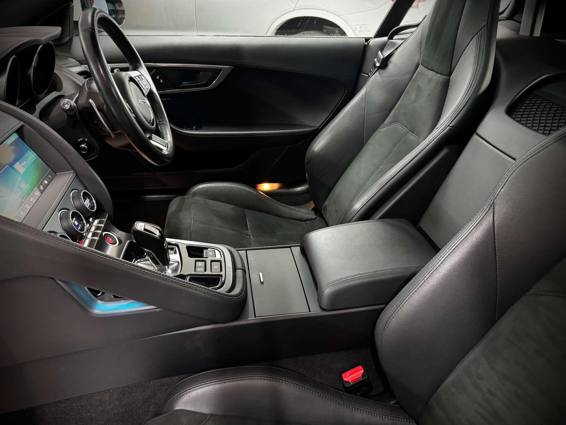 Jaguar F-Type view 61
