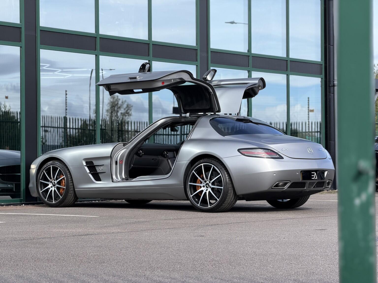 Mercedes-Benz Amg GT view 32