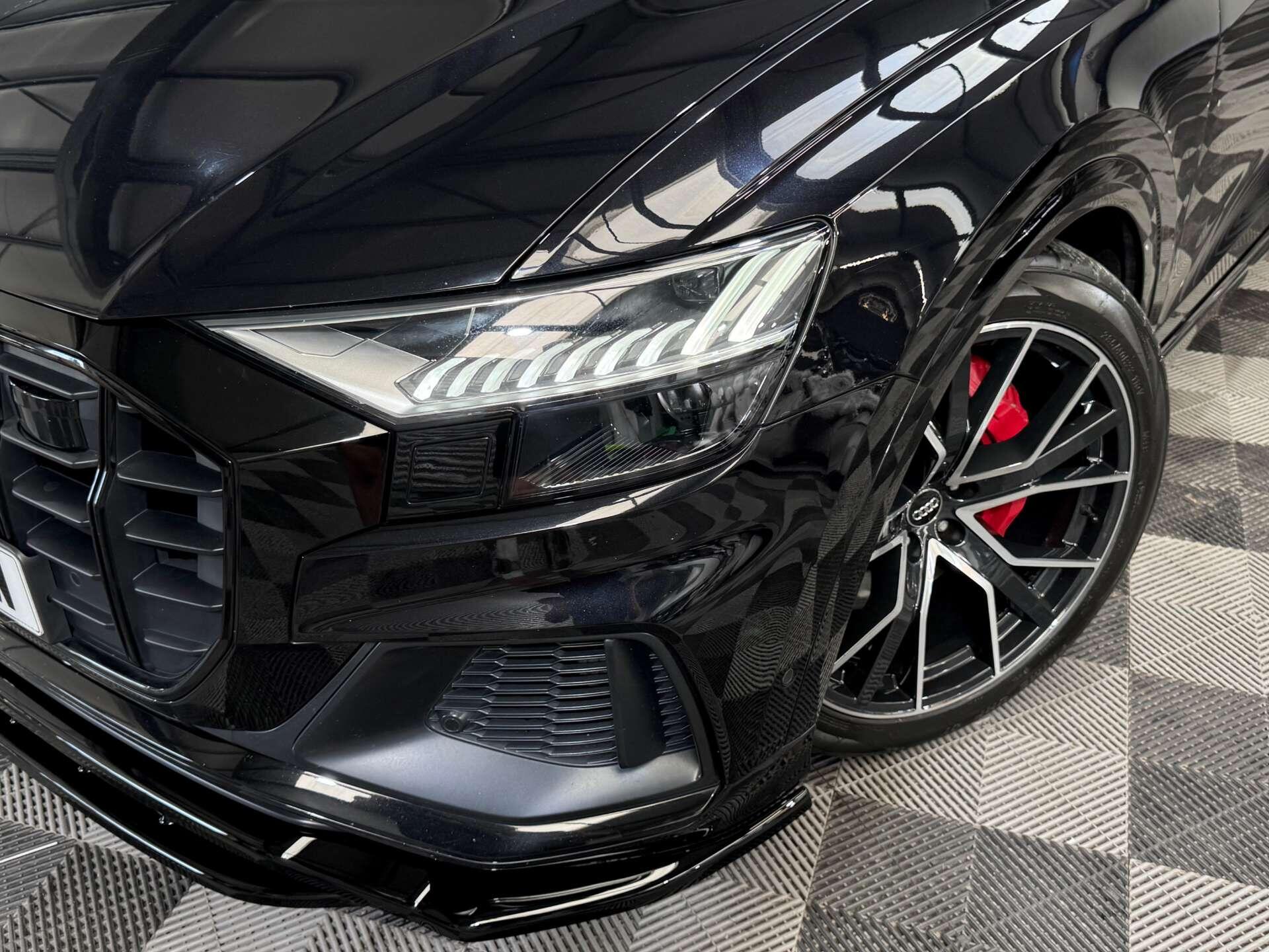 Audi SQ8 view 39