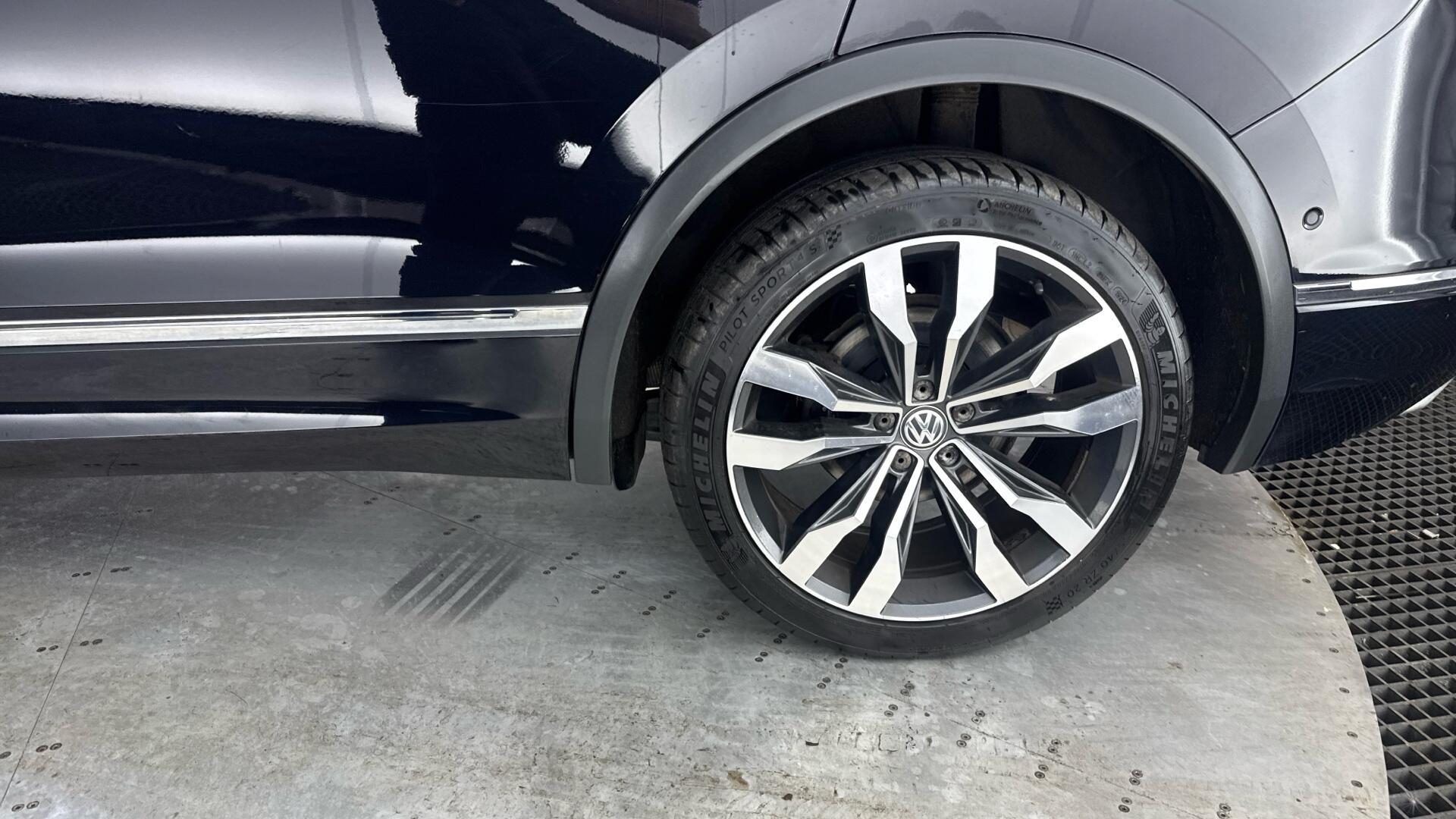 Volkswagen Tiguan Allspace view 25