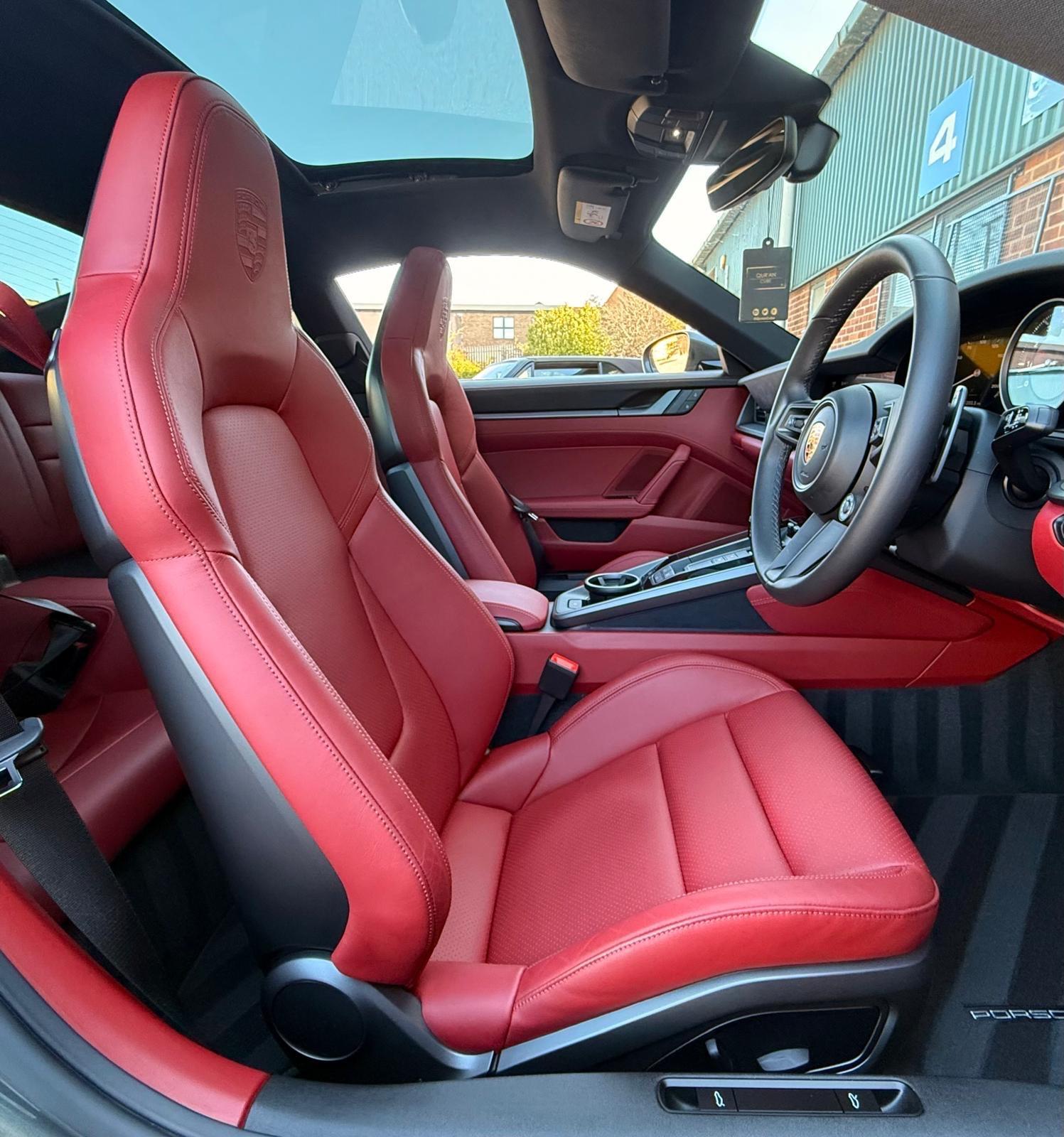 Porsche 911 view 13