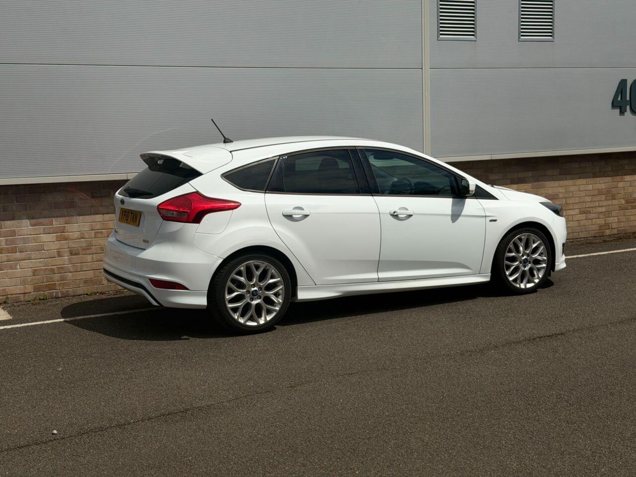 Ford Focus view 64