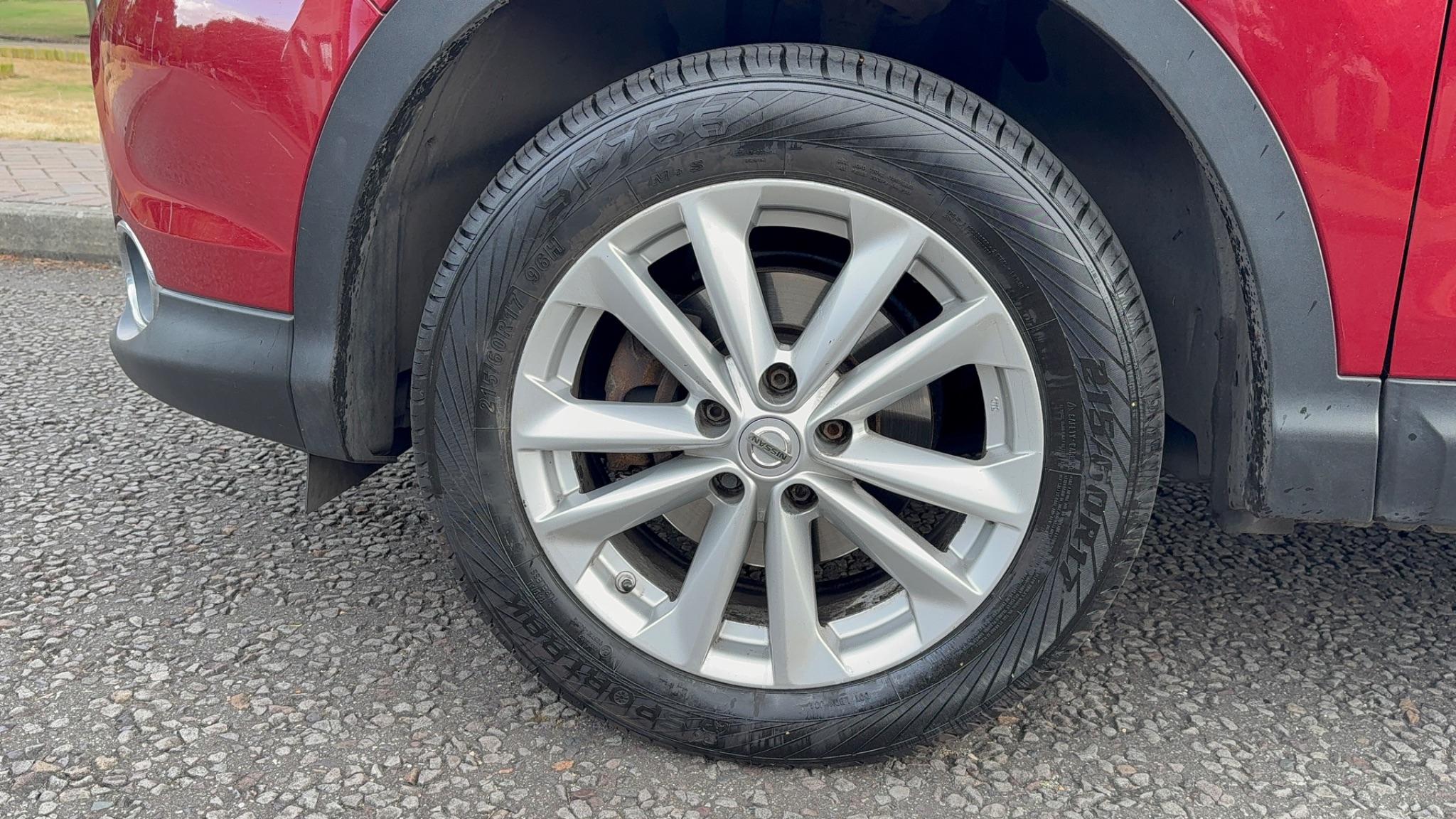 2014 Nissan Qashqai 1.5 dCi Acenta 2WD Euro 5 (s/s) 5dr • 74,950 miles image 32