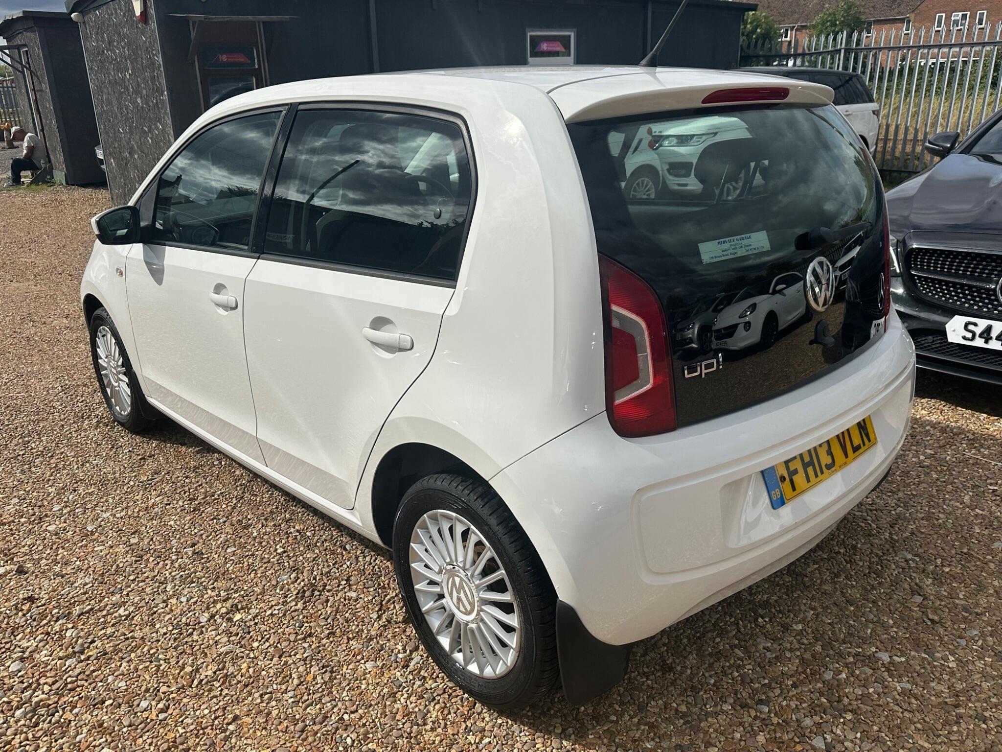 Volkswagen up! view 6