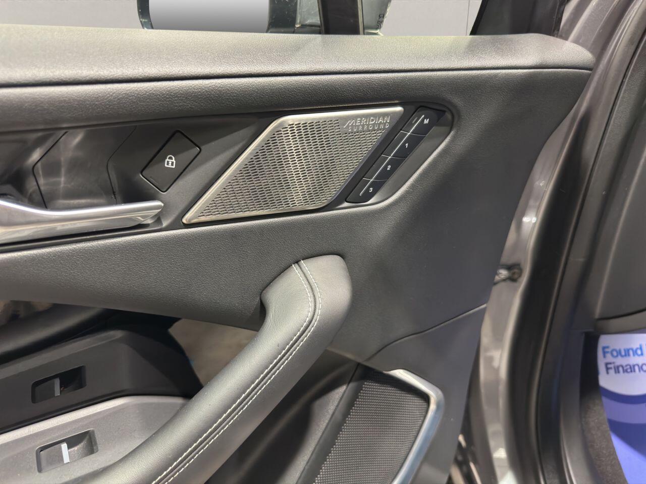 Jaguar I-Pace view 33