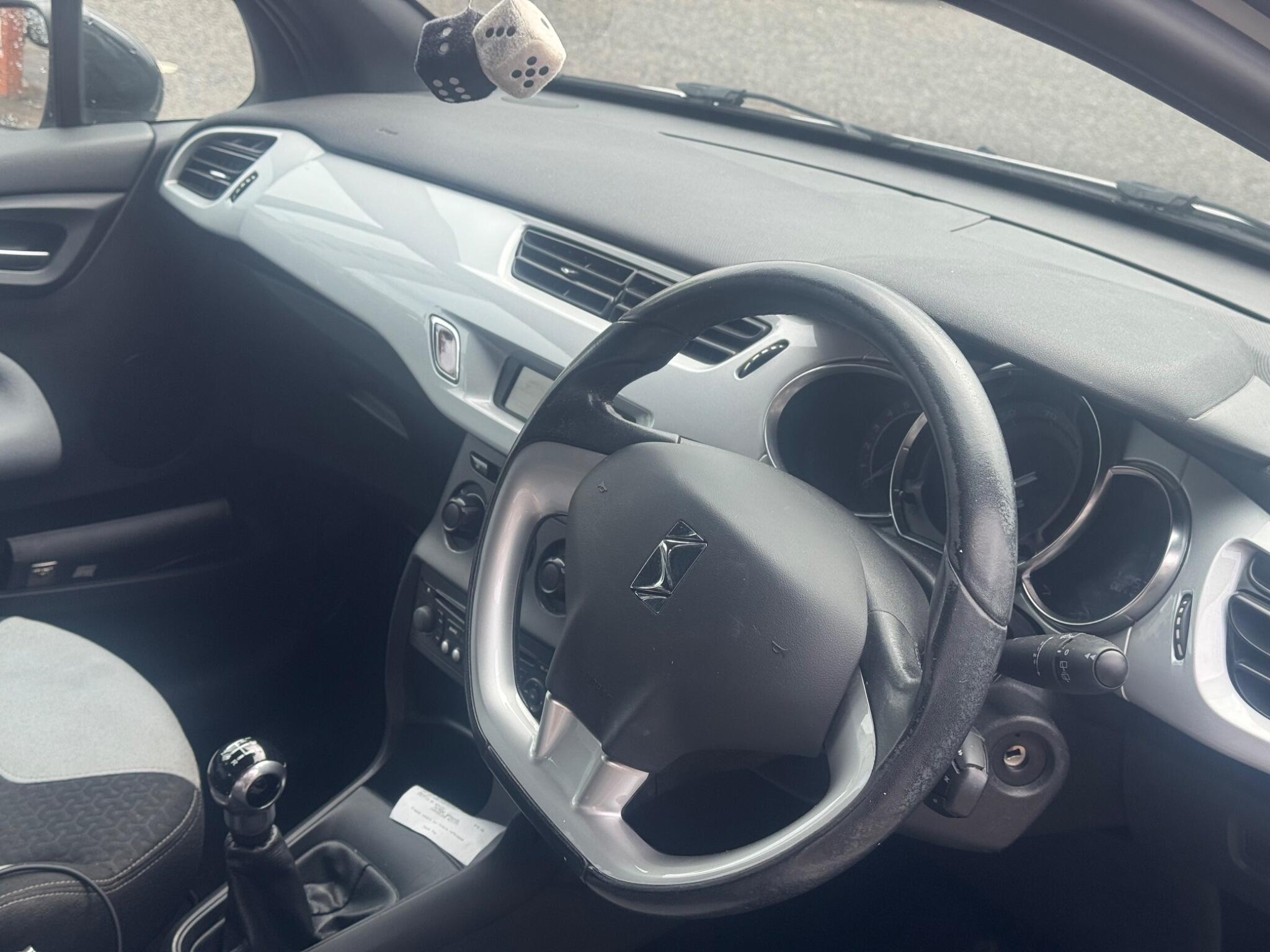 Citroen DS3 view 30