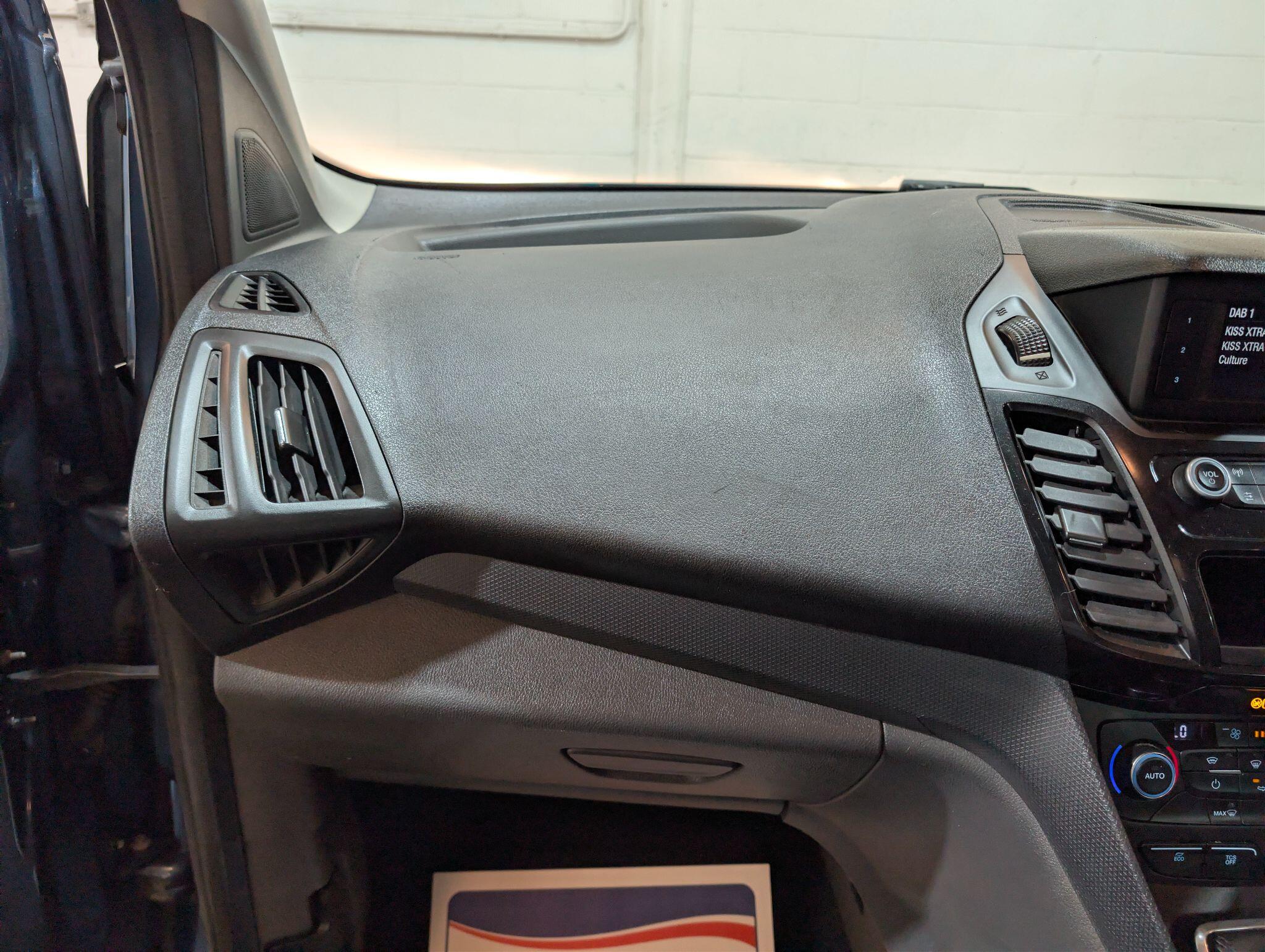 Ford Grand Tourneo Connect view 84