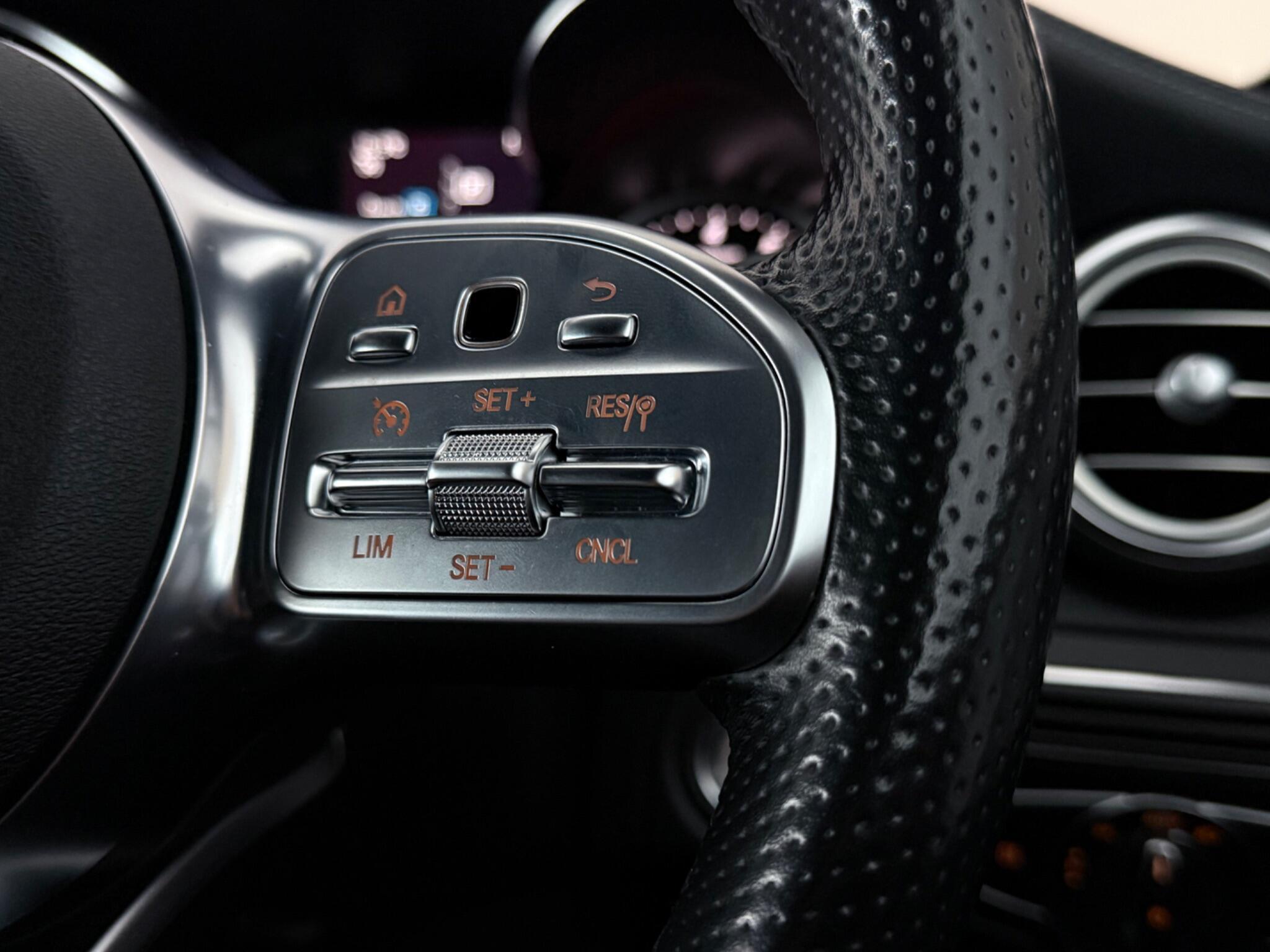 Mercedes-Benz C-Class view 15