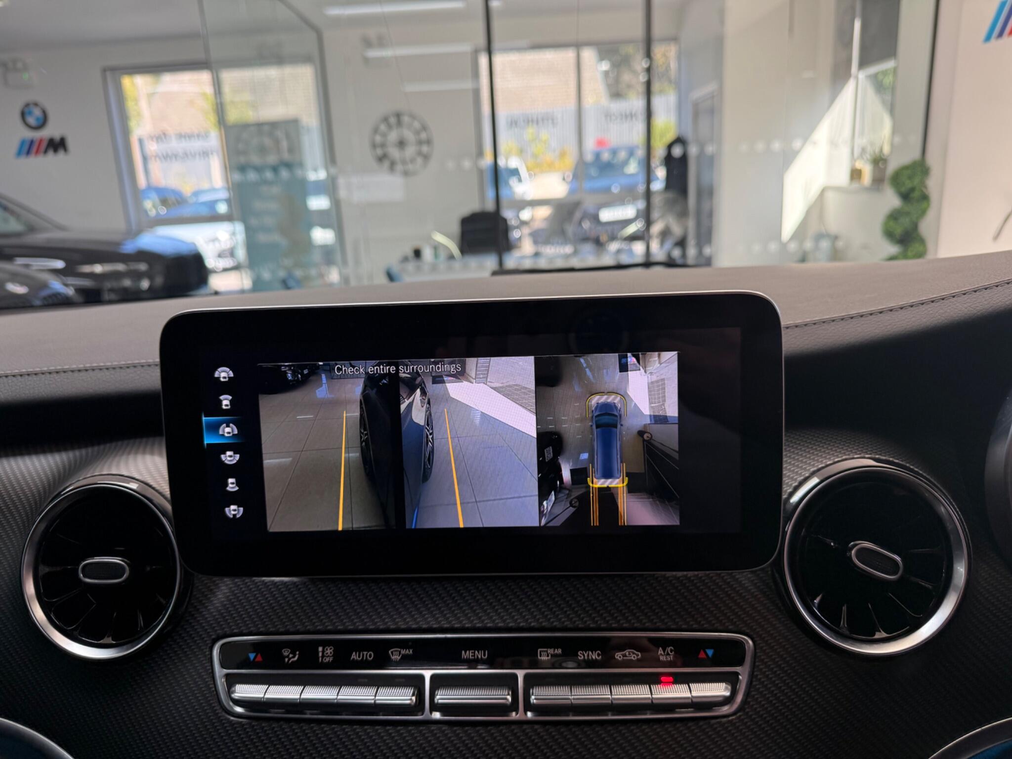 Mercedes-Benz V-Class view 23