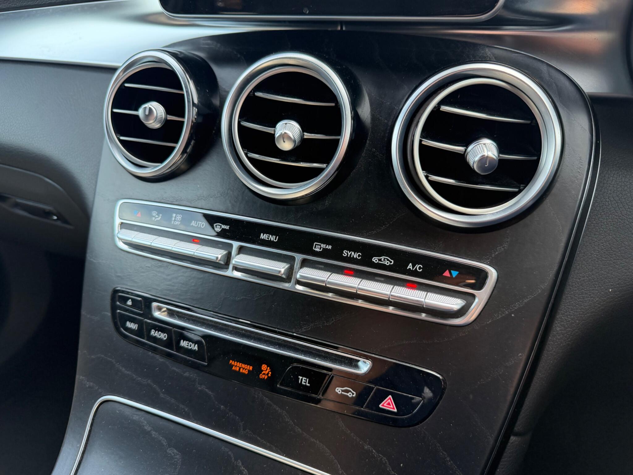 Mercedes-Benz GLC view 38
