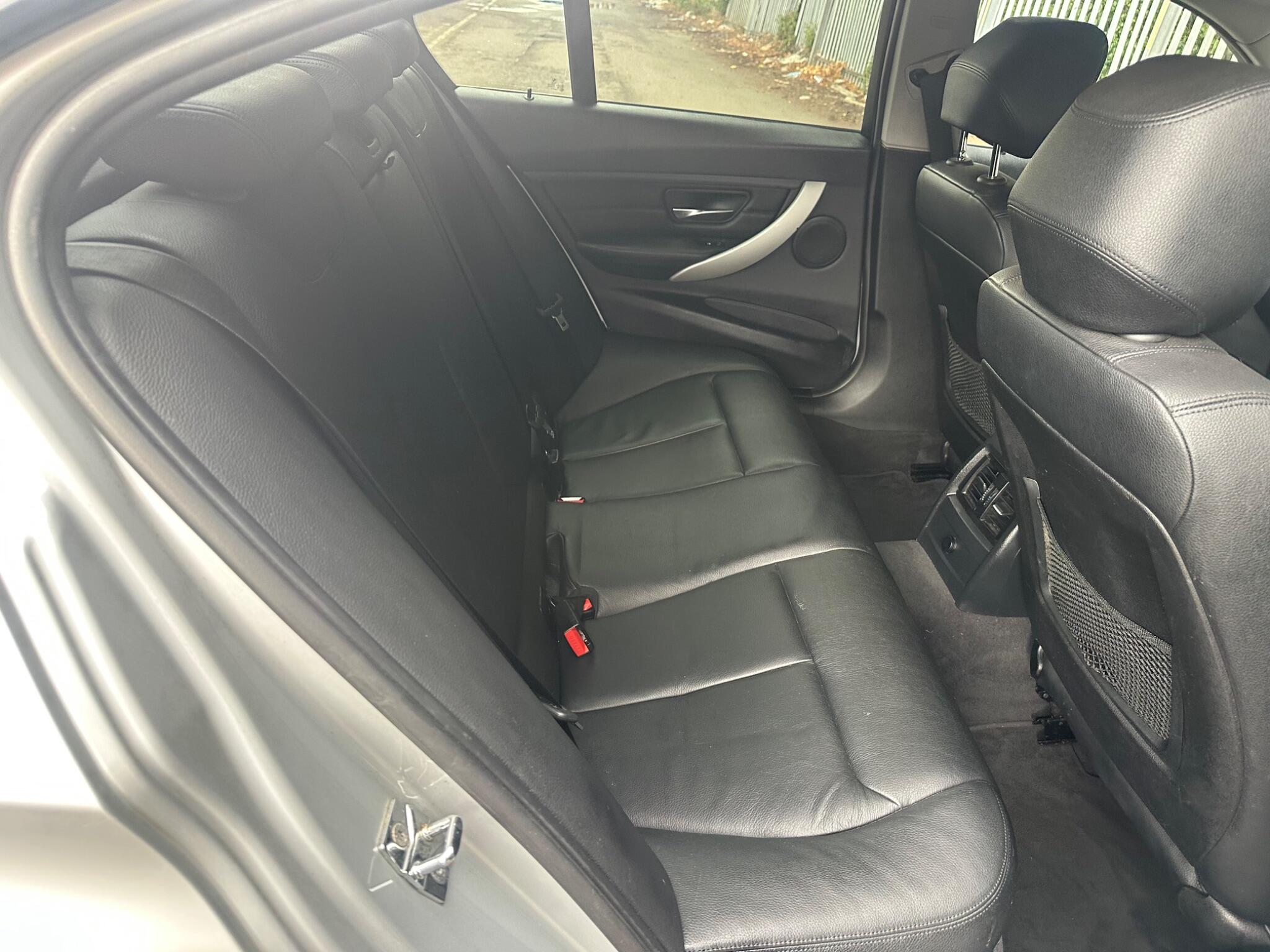 BMW 3 Series view 8