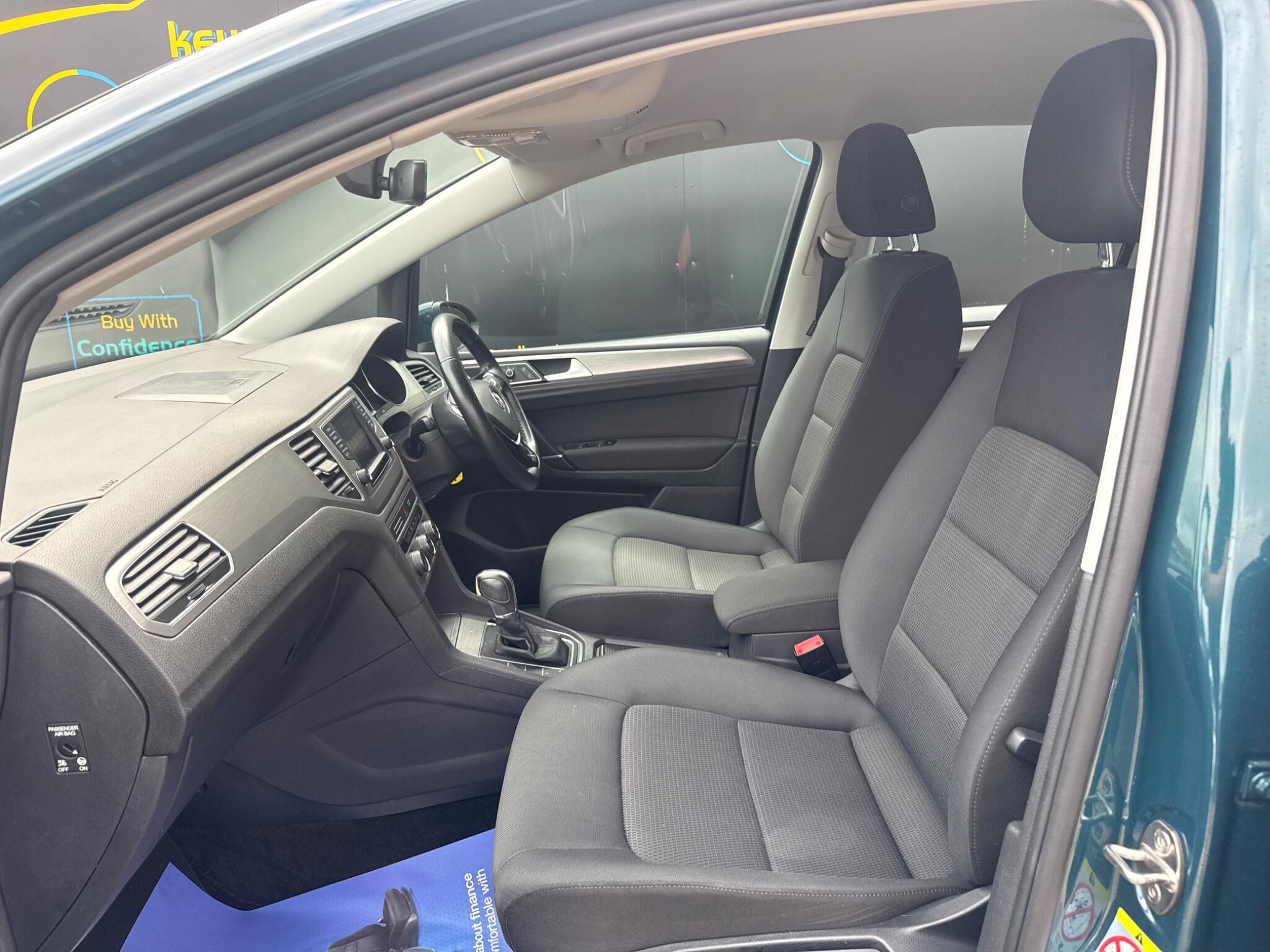 Volkswagen Golf Sportsvan view 16