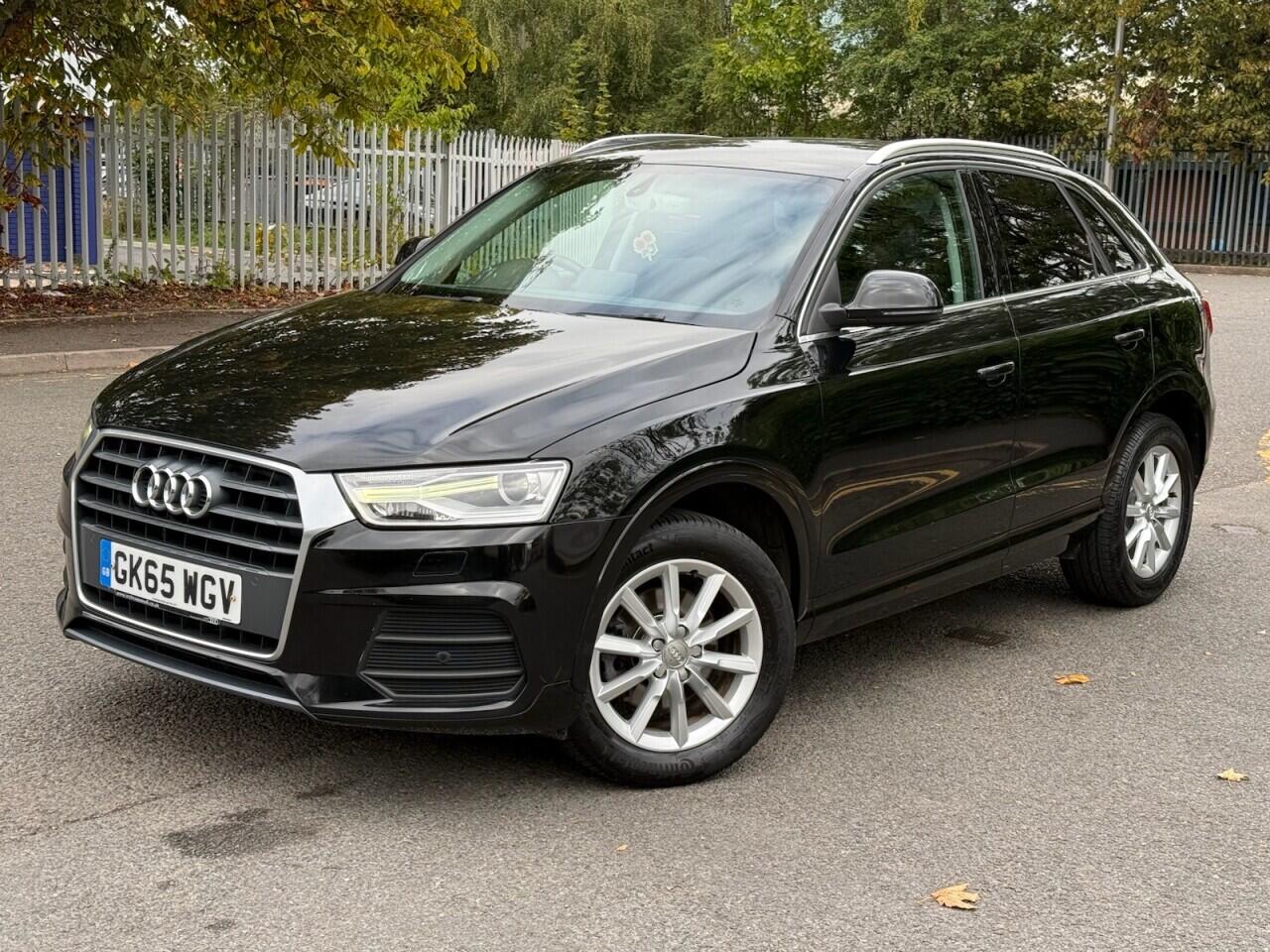 Audi Q3 view 3