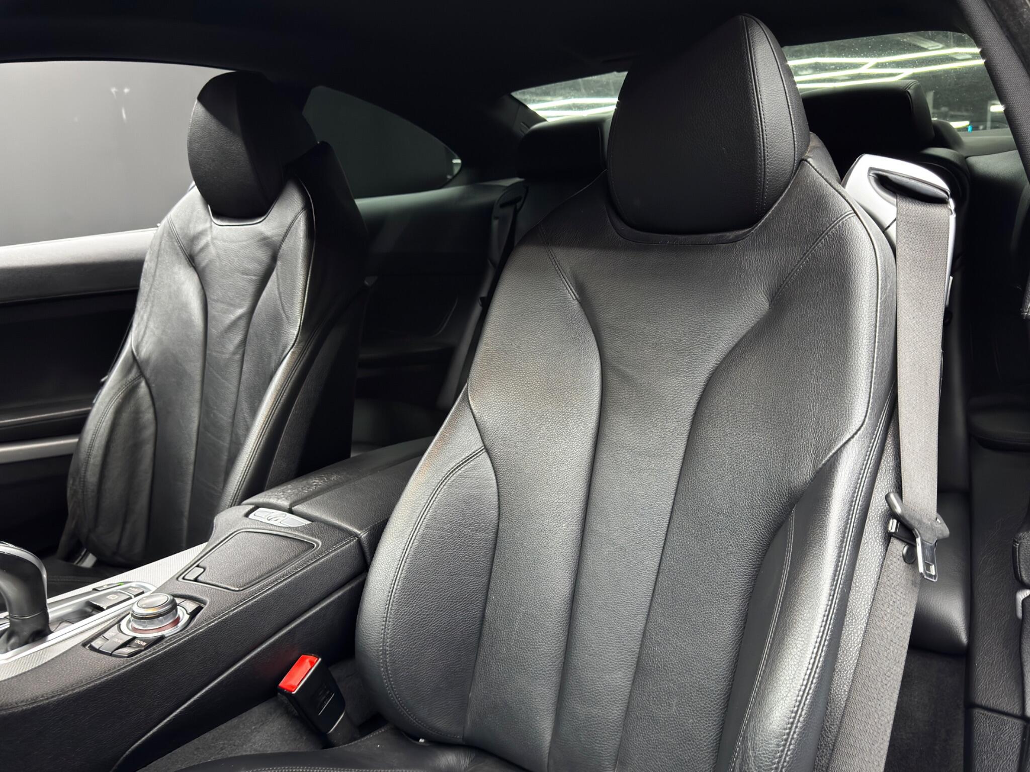 BMW 6 Series view 14