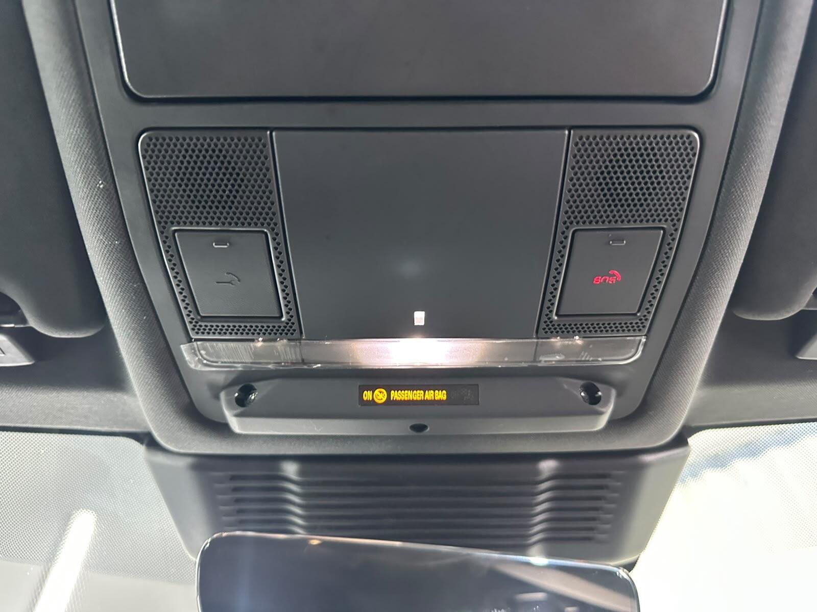 Land Rover Discovery Sport view 47