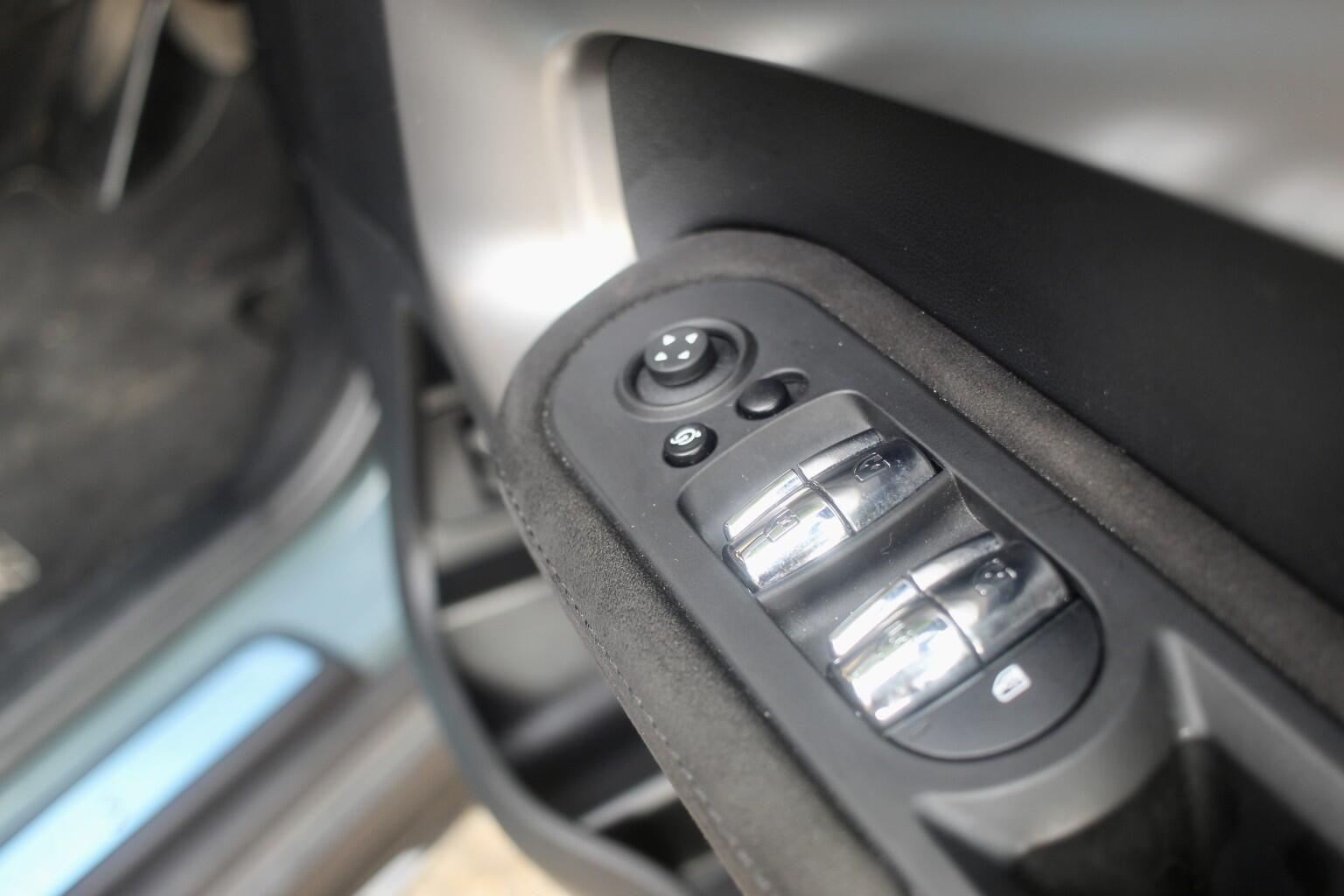Mini Countryman view 28