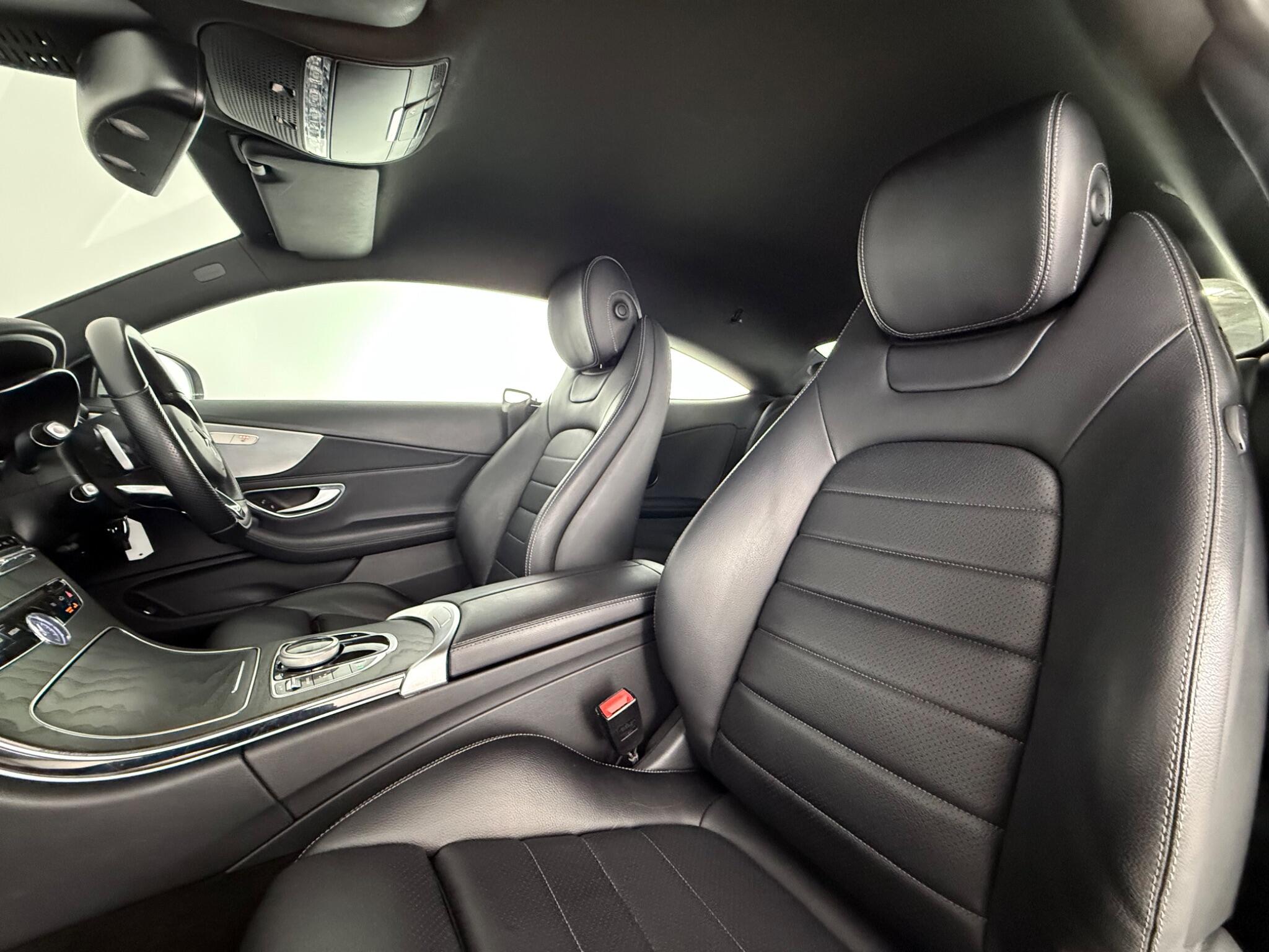Mercedes-Benz C-Class view 27