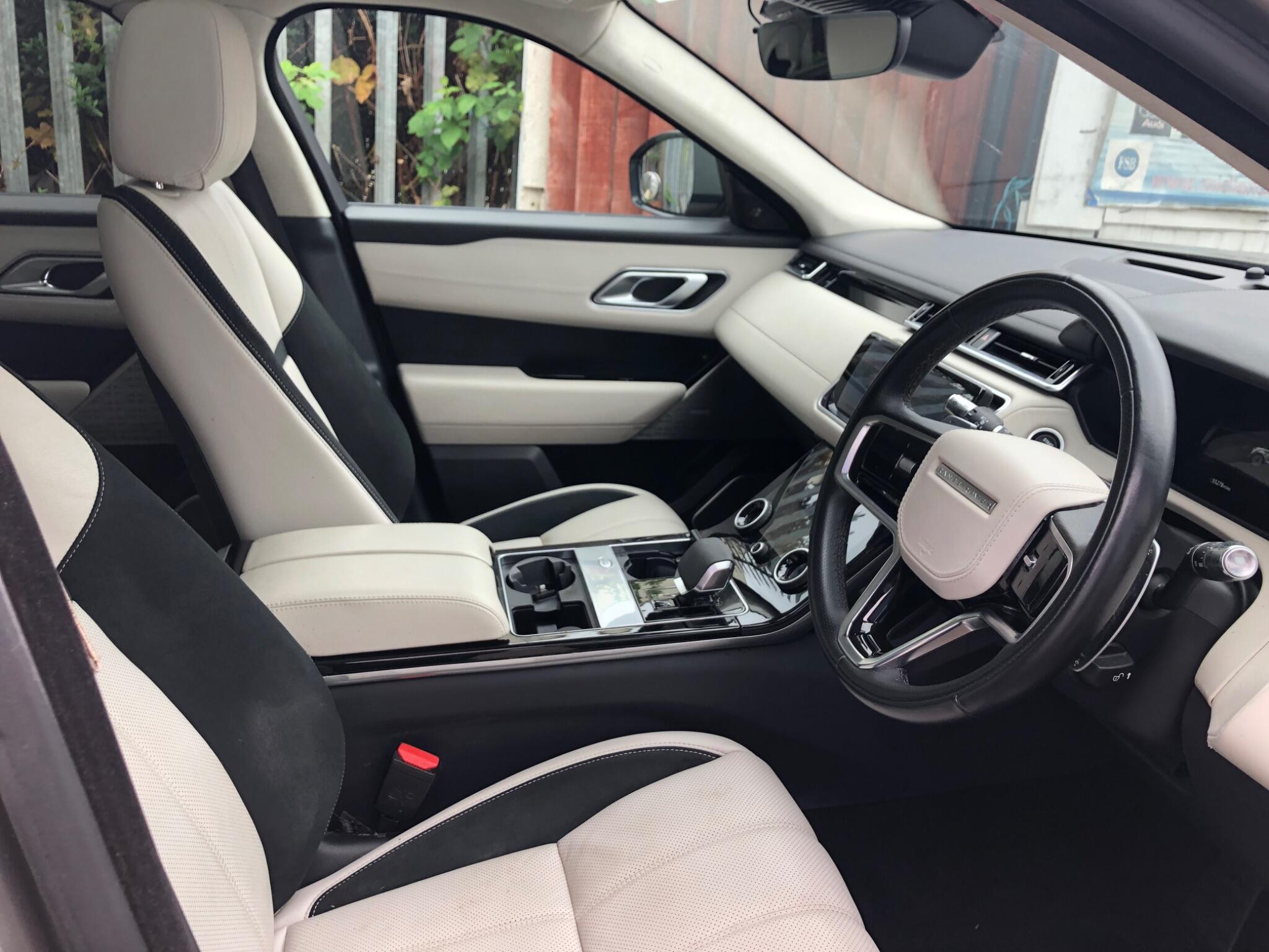 Land Rover Range Rover Velar view 3
