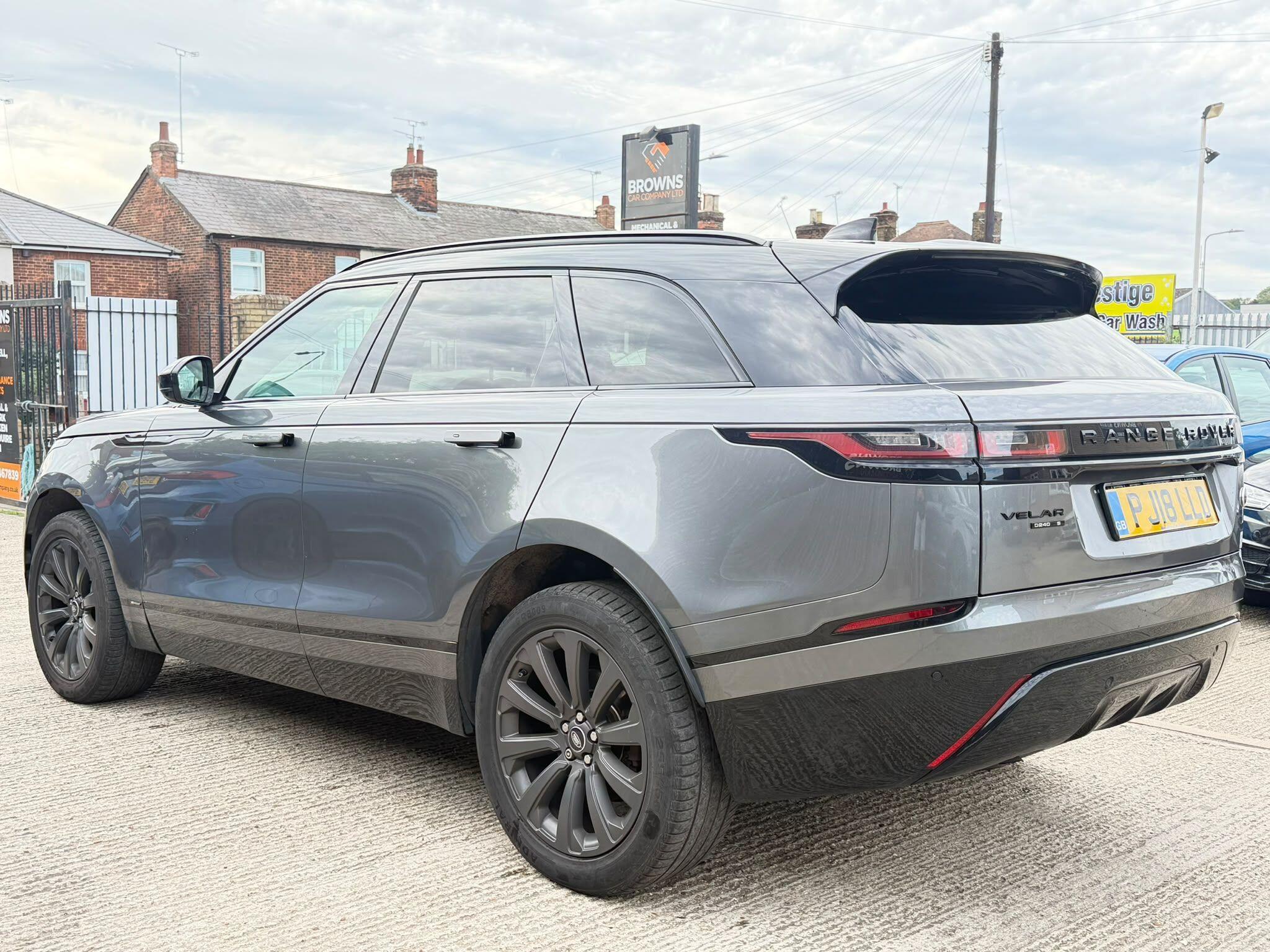 Land Rover Range Rover Velar view 4