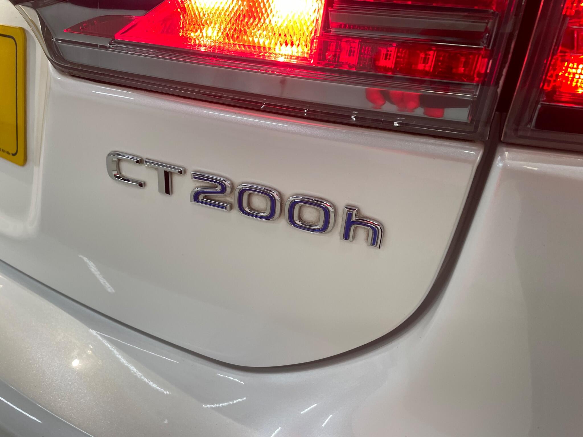 Lexus CT view 32