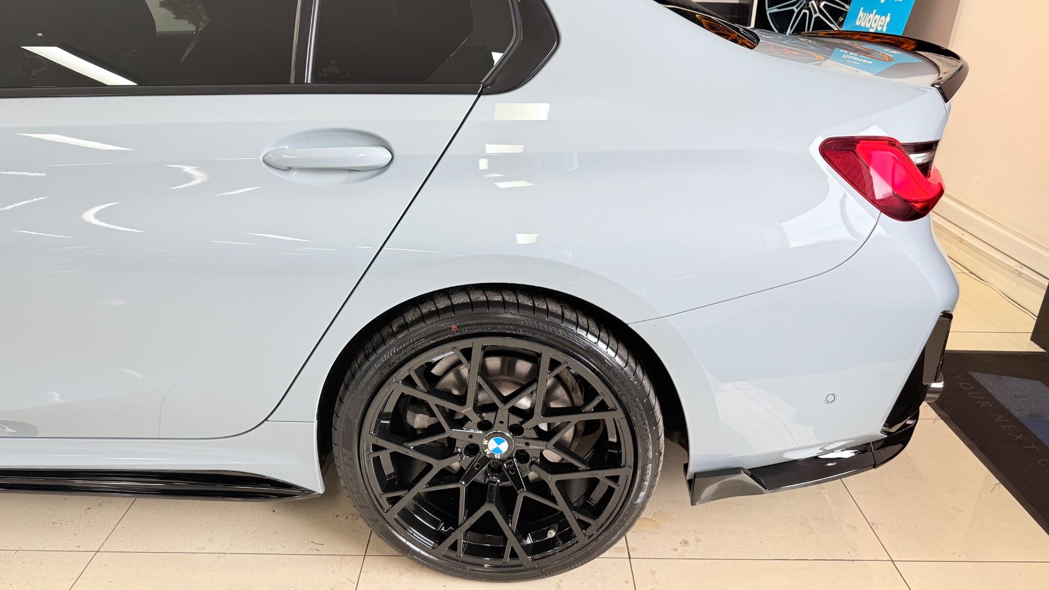 BMW 3 Series view 37
