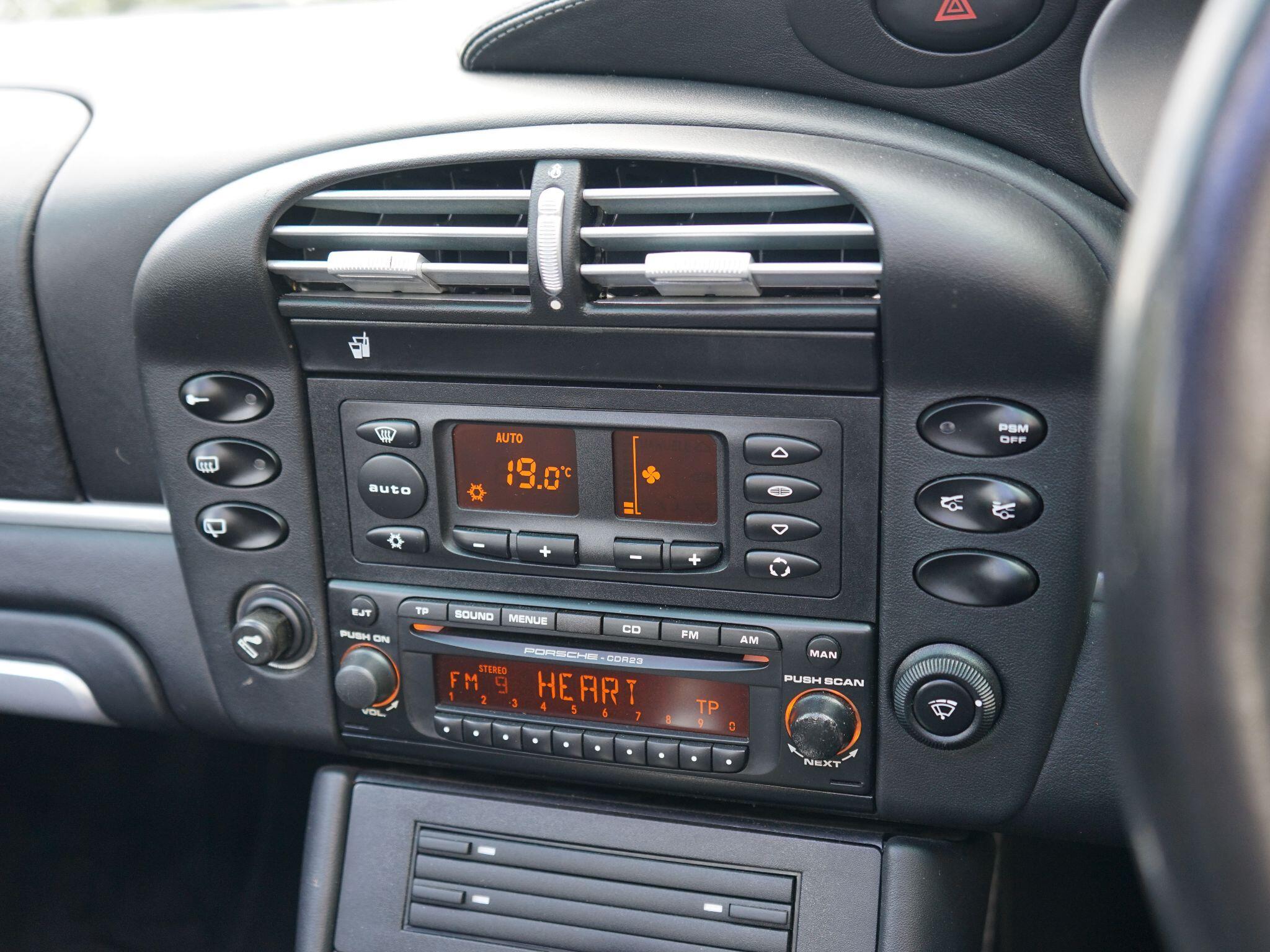 Porsche 911 view 19