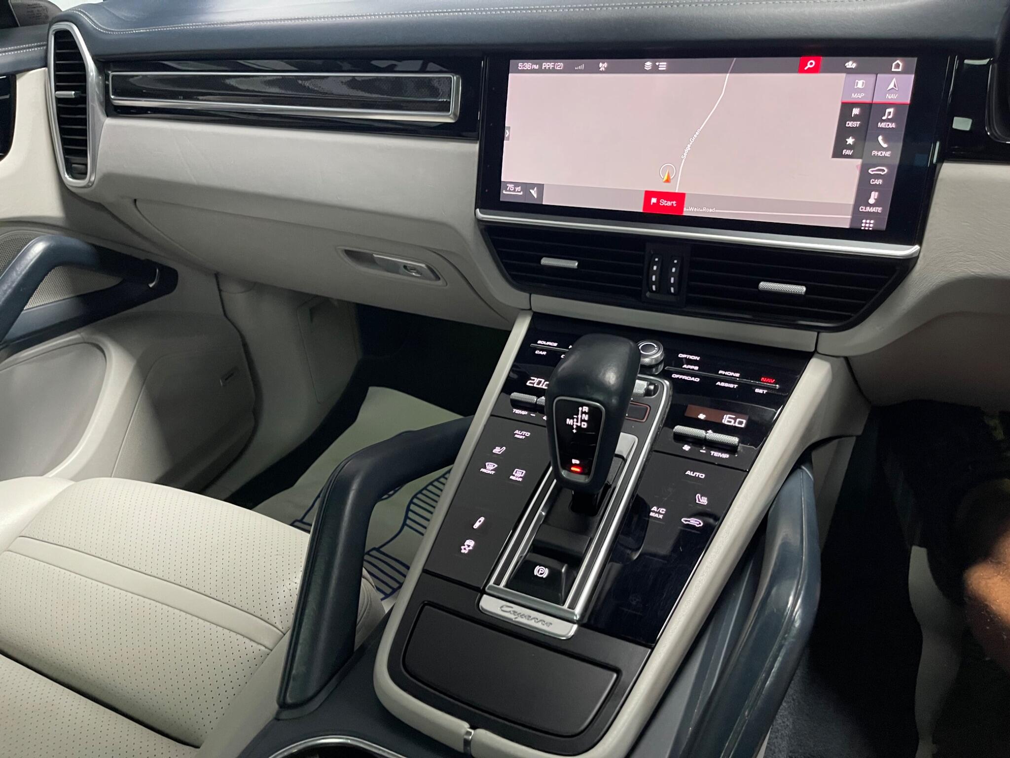 Porsche Cayenne view 47