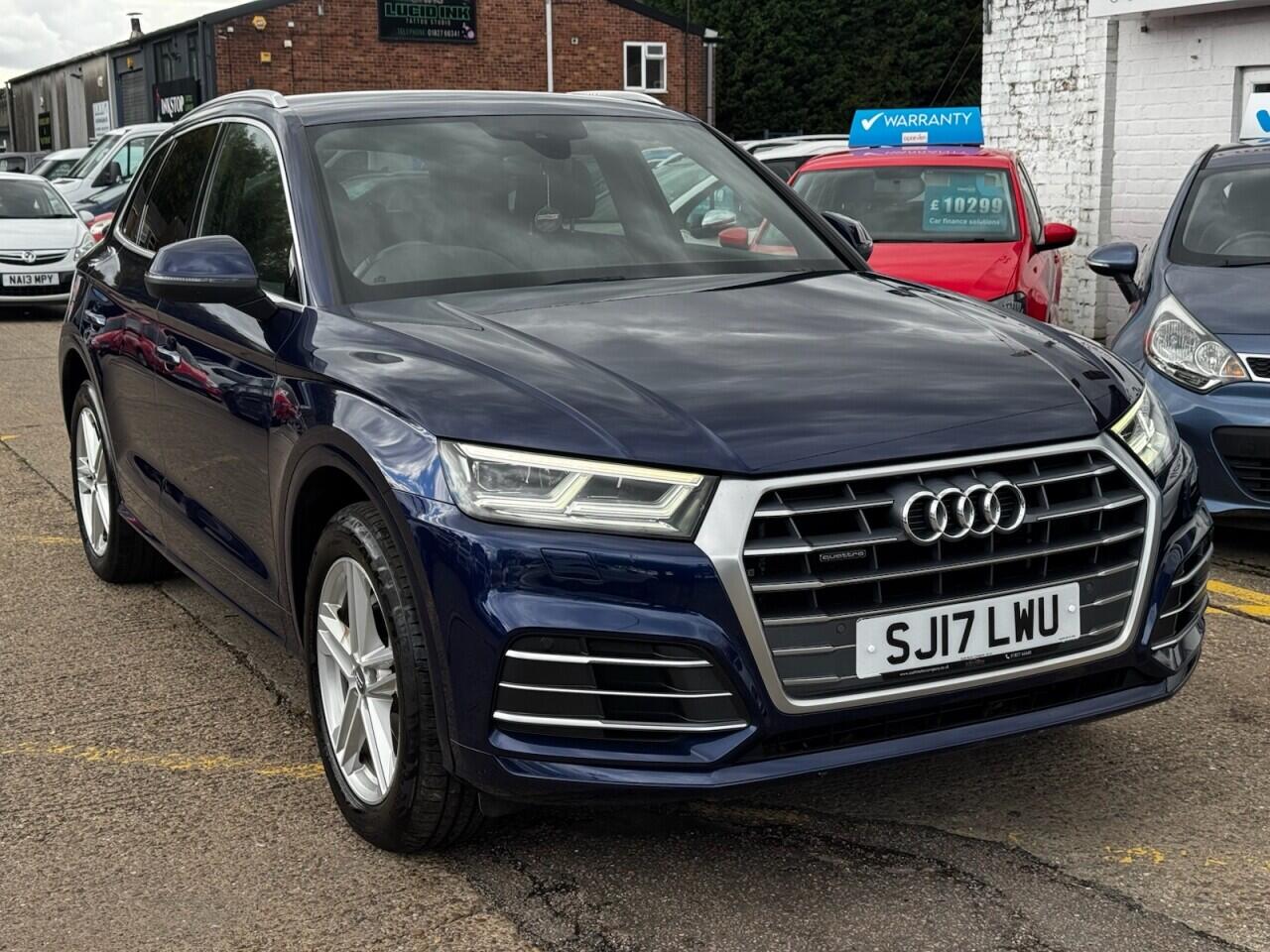 Audi Q5 view 12