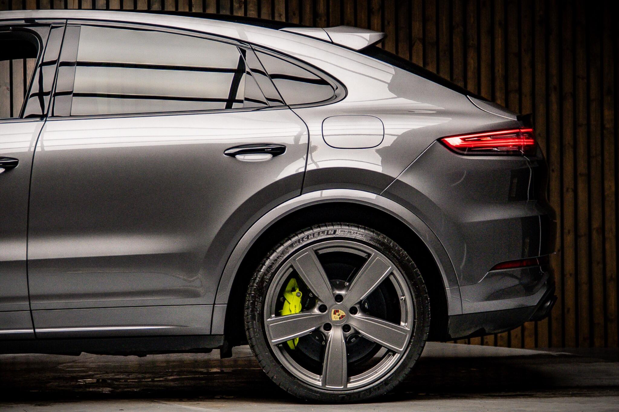 Porsche Cayenne view 18