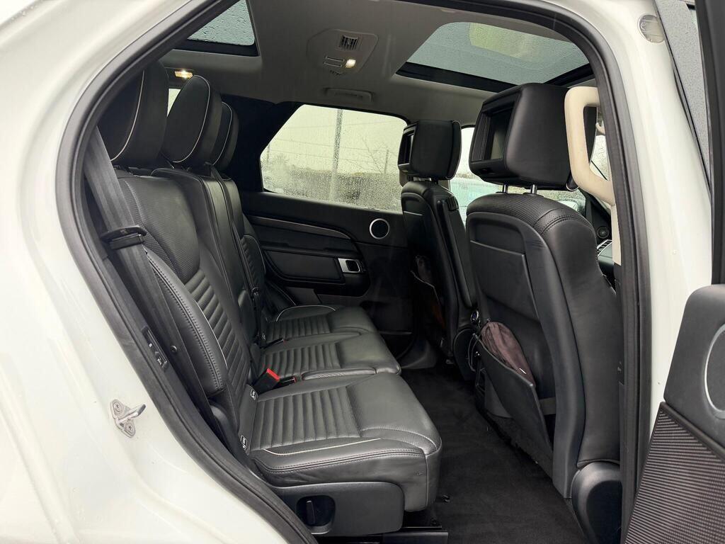 Land Rover Discovery view 21