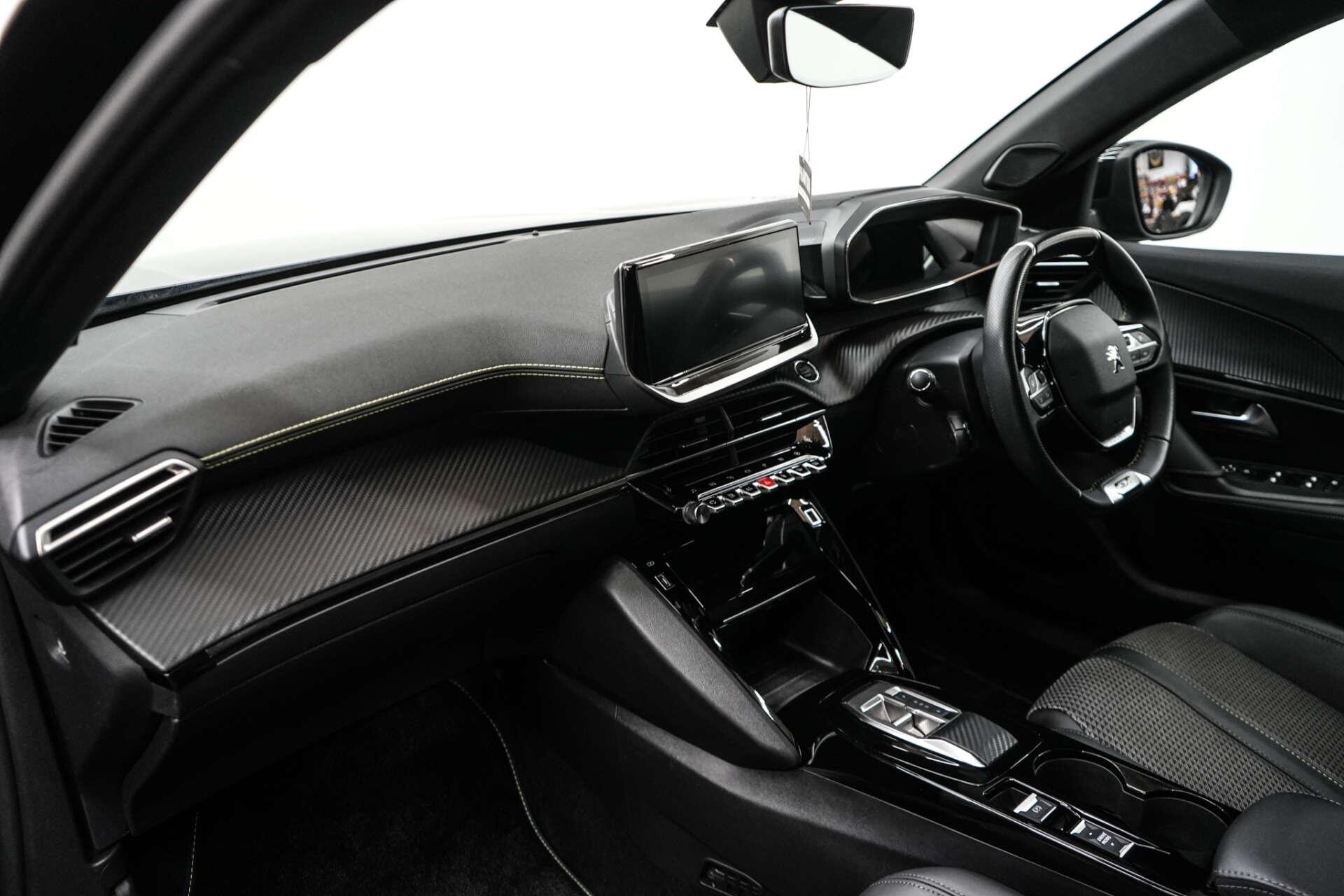 Peugeot e-2008 view 13