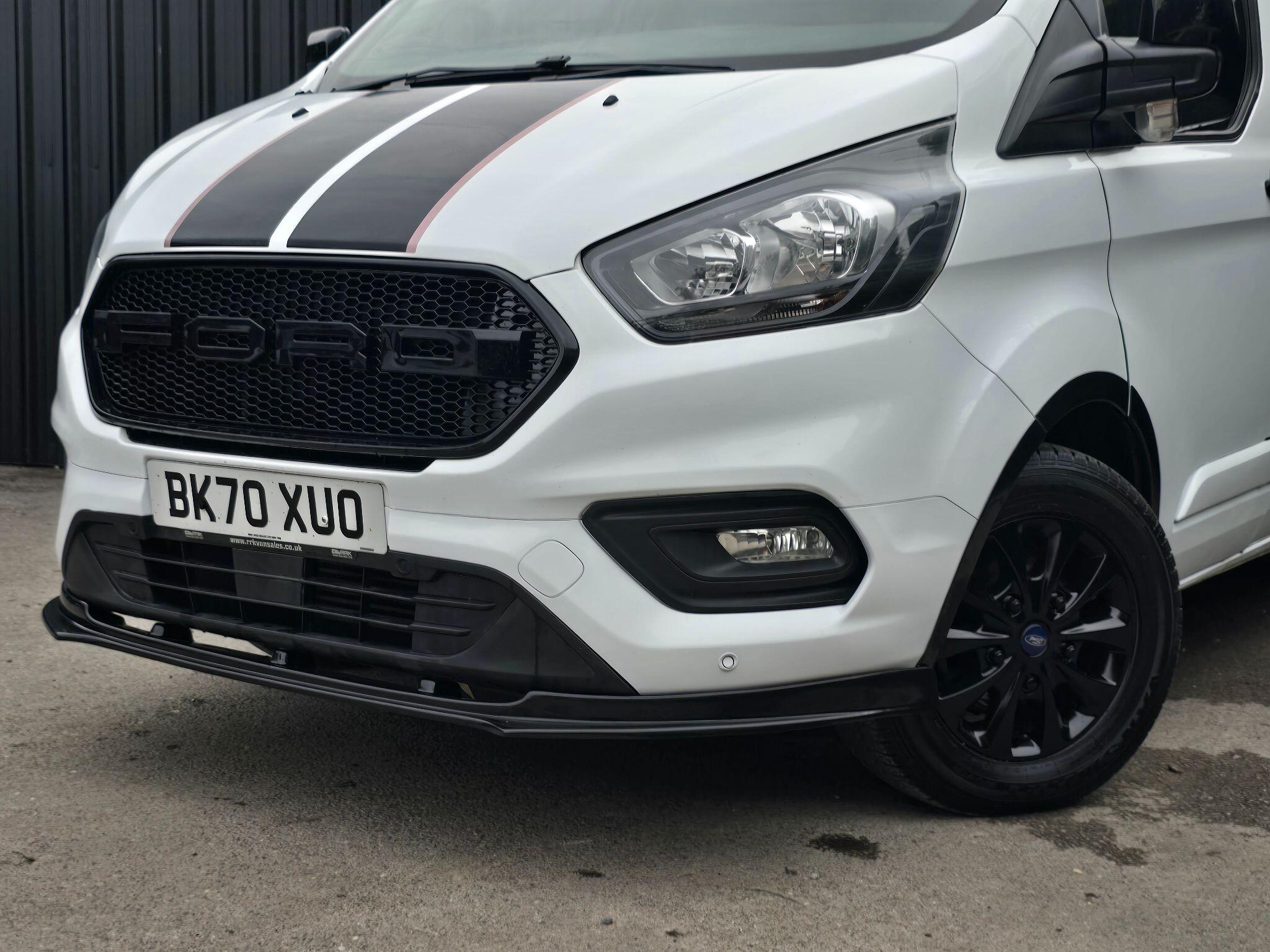 Ford Transit Custom view 11